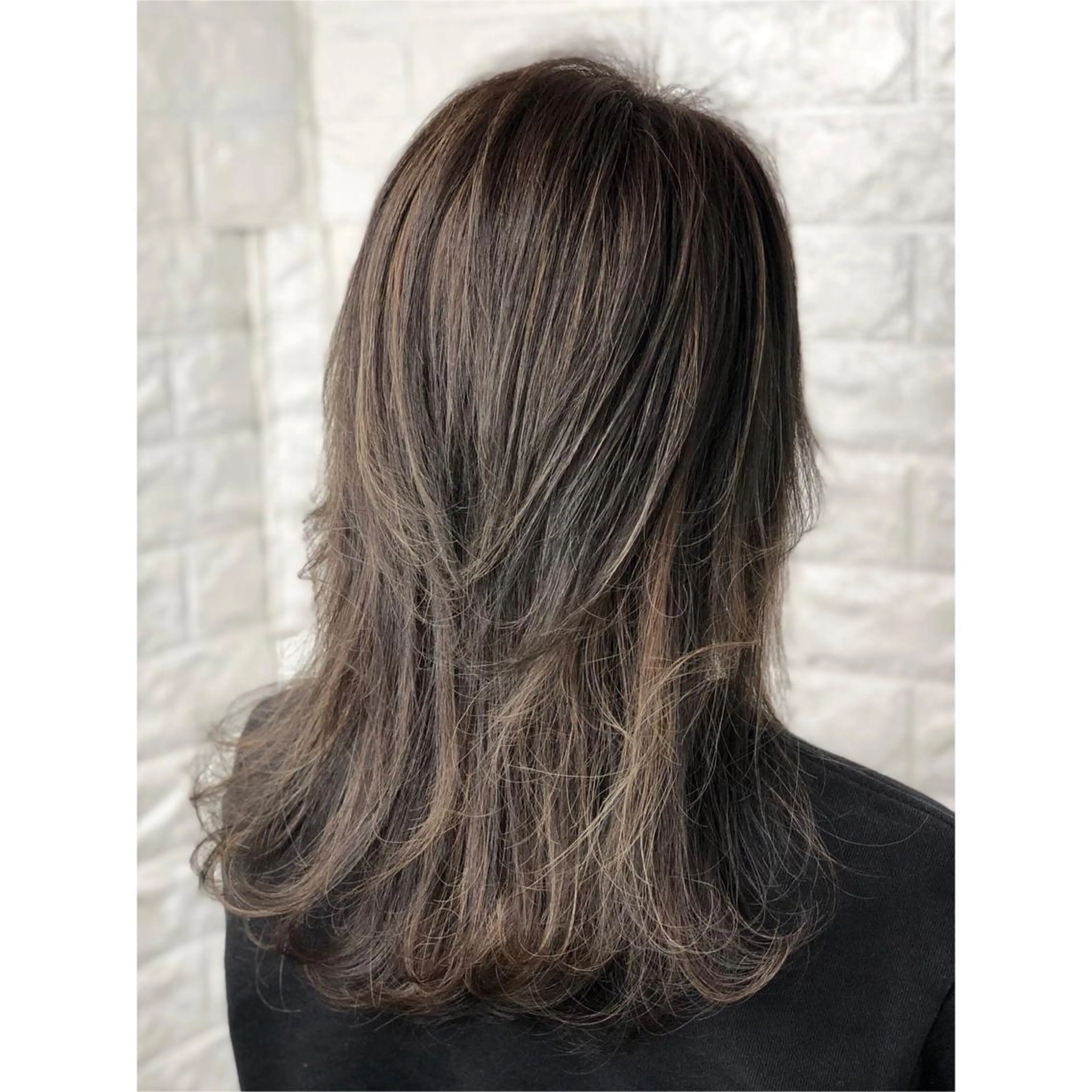 ミディアム カラー ハイライトカラー 外国人風カラー ハイライト KIZU 髪質改善 オカルト怪談のヘアスタイル