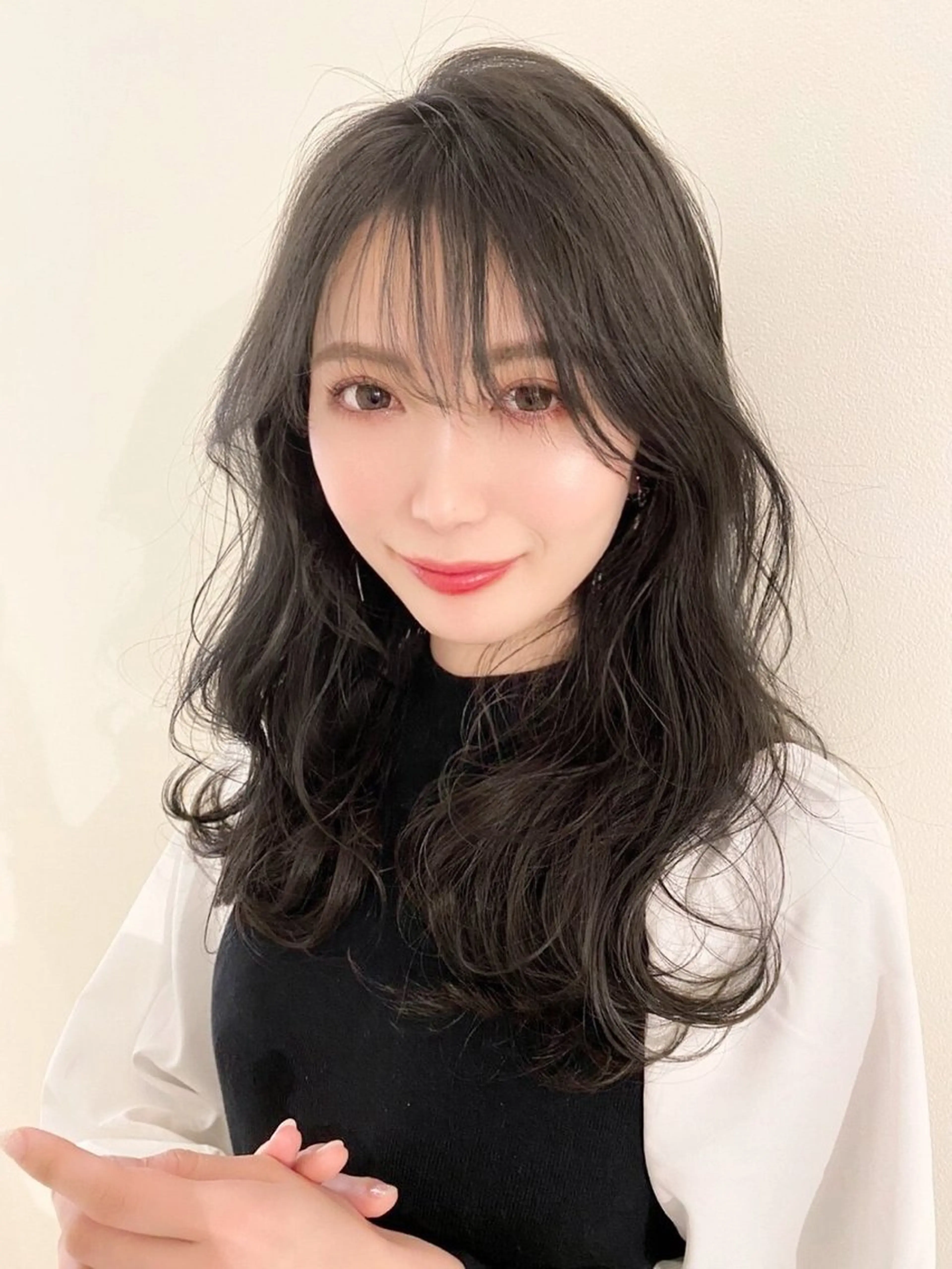 ロング カラー パーマ ヘアアレンジ アディクシーカラー 透明感カラー インナーカラー カット ヘアカラー トリートメント 暗髪透明感カラー/ インナー/小島良太のヘアスタイル