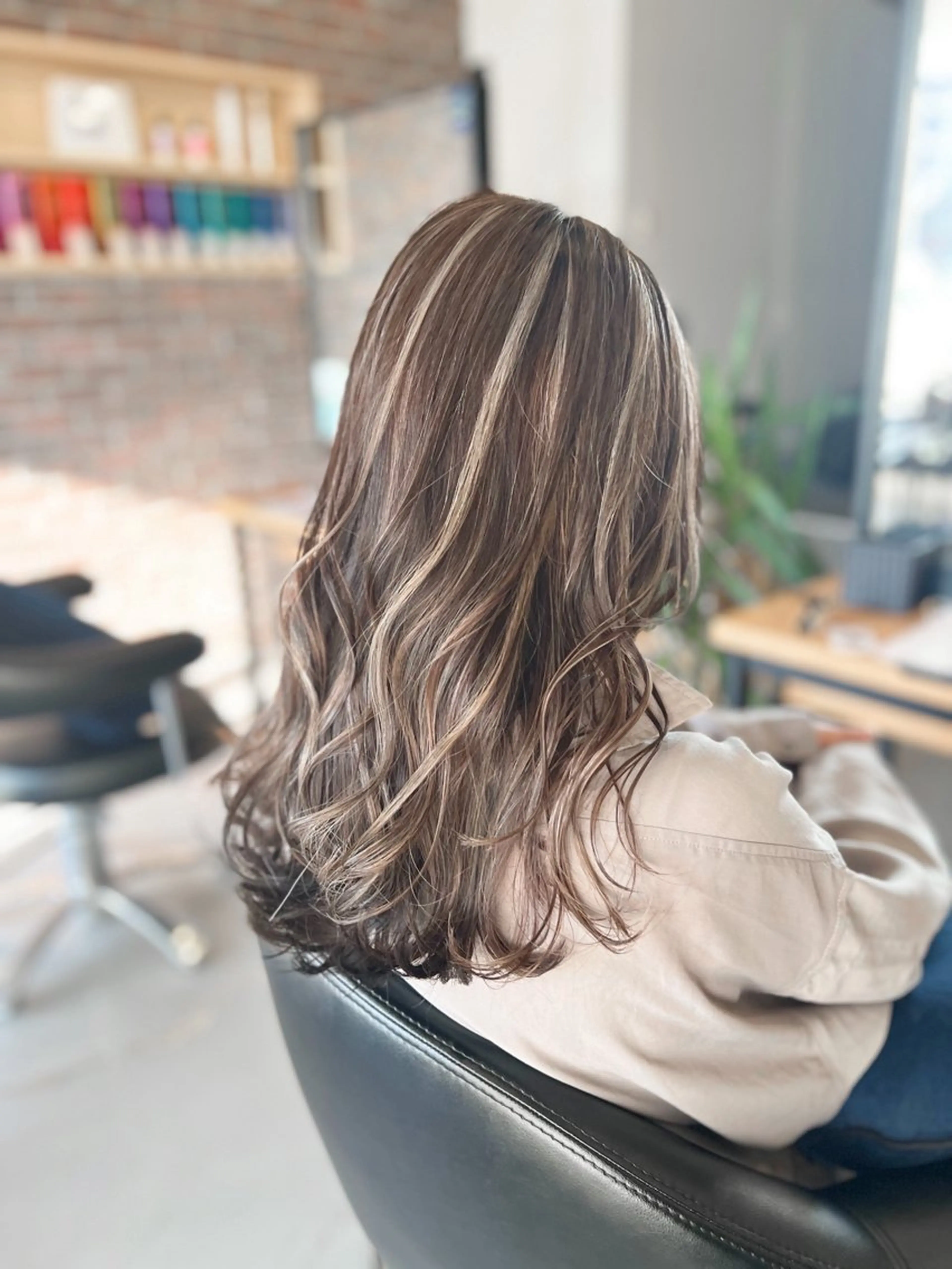 ミディアム ヘアカラー 橘 心実のヘアスタイル