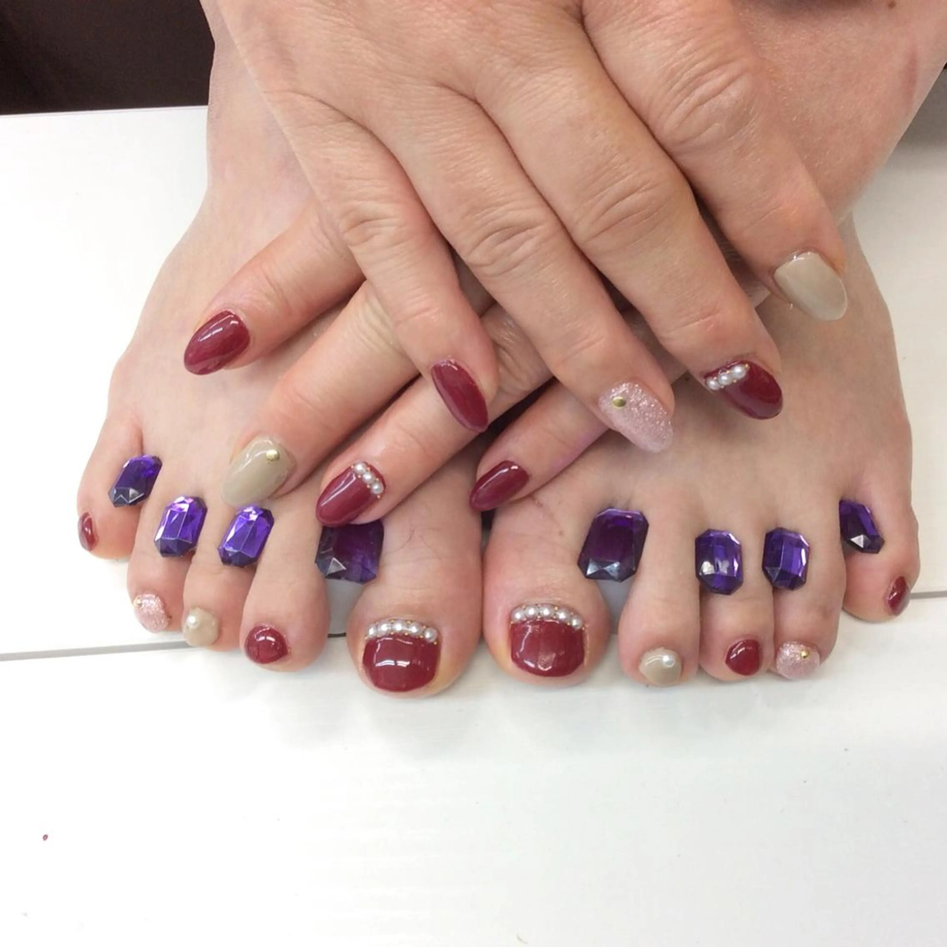 ネイル フットネイル ストーンネイル ハンドネイル esNail&eye イーズネイル＆アイのネイルデザイン