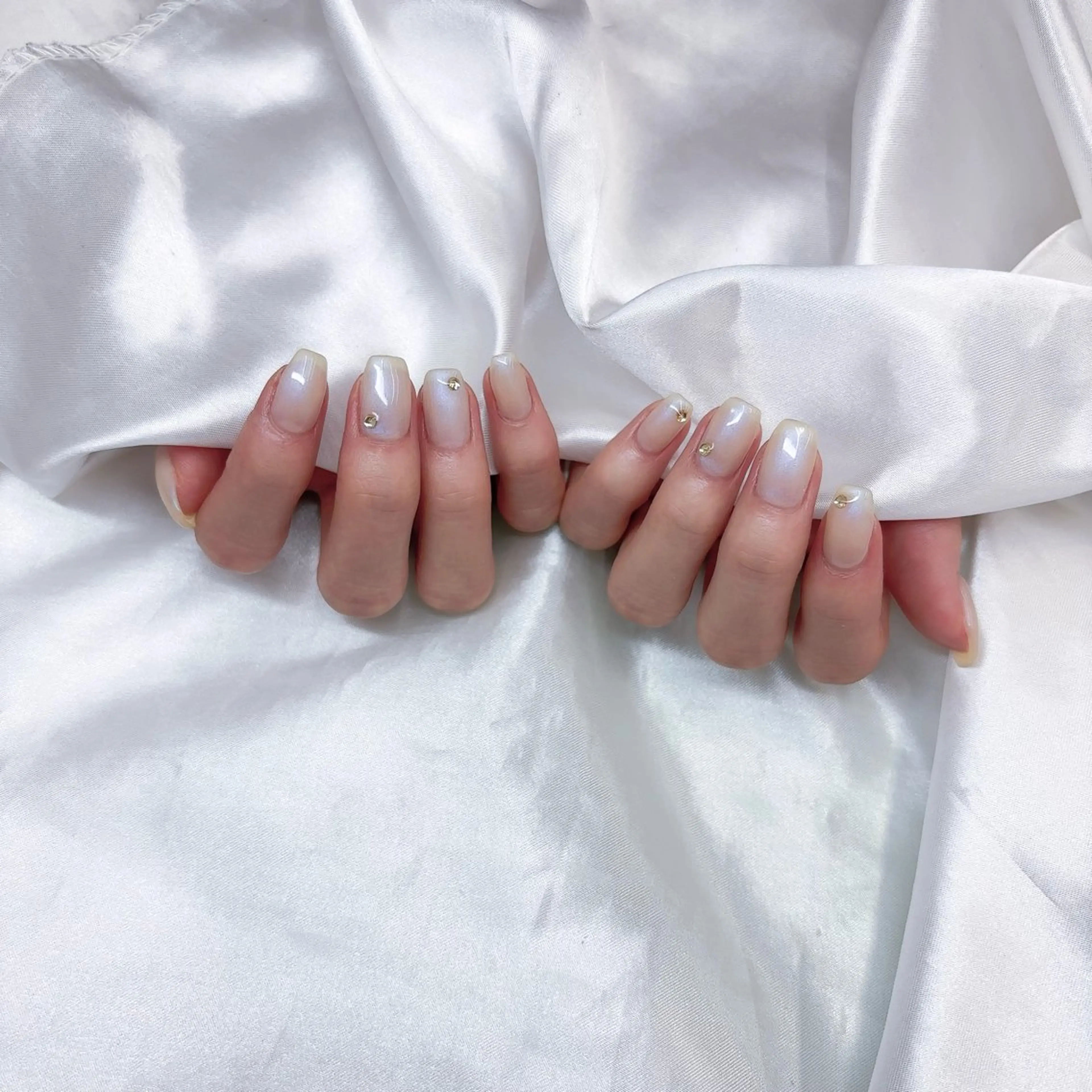 ネイル オーロラネイル ワンカラーネイル ハンドネイル Lance nail Minaのネイルデザイン