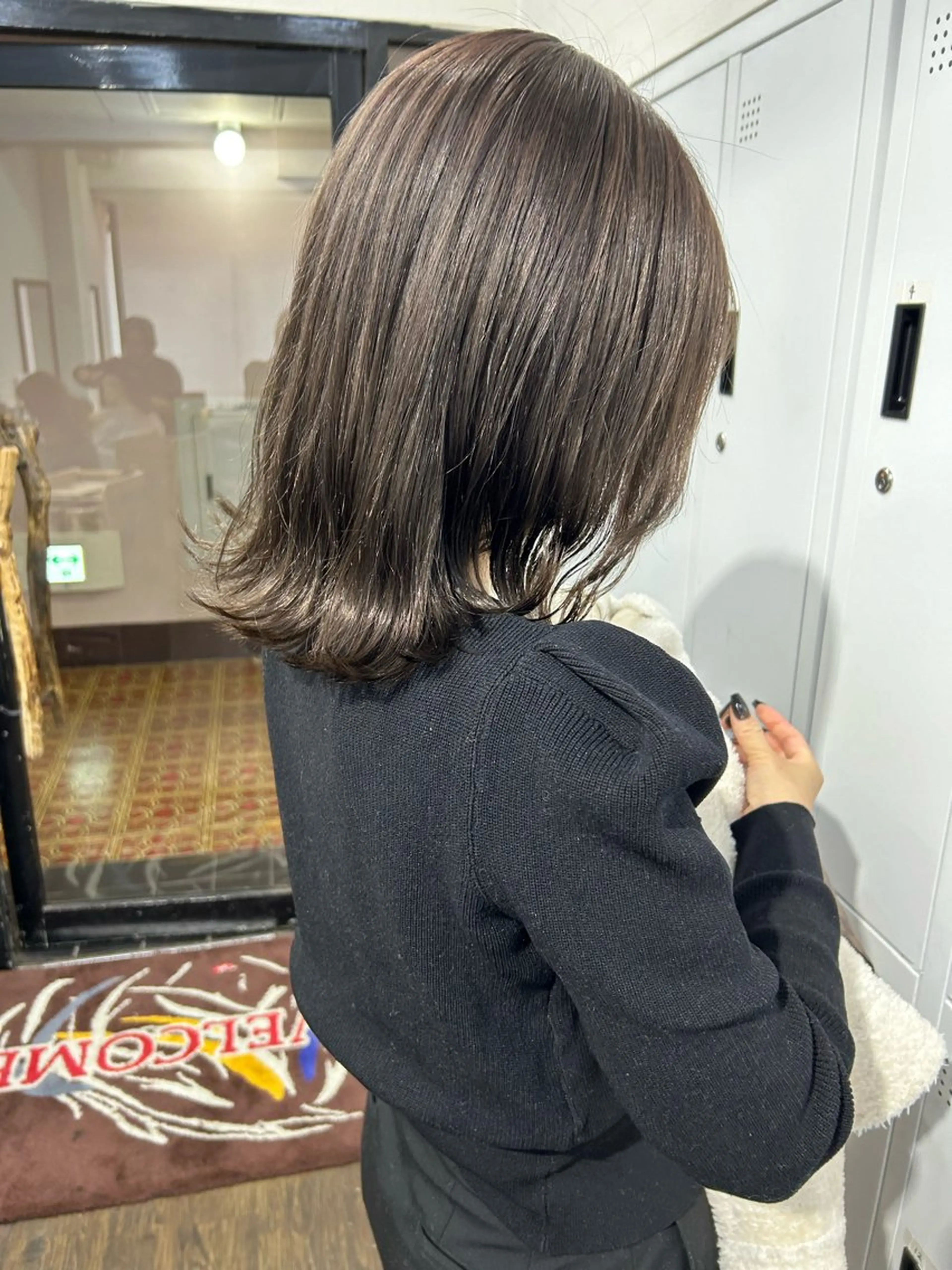 ミディアム カラー Yui. レイヤー／パーマのヘアスタイル