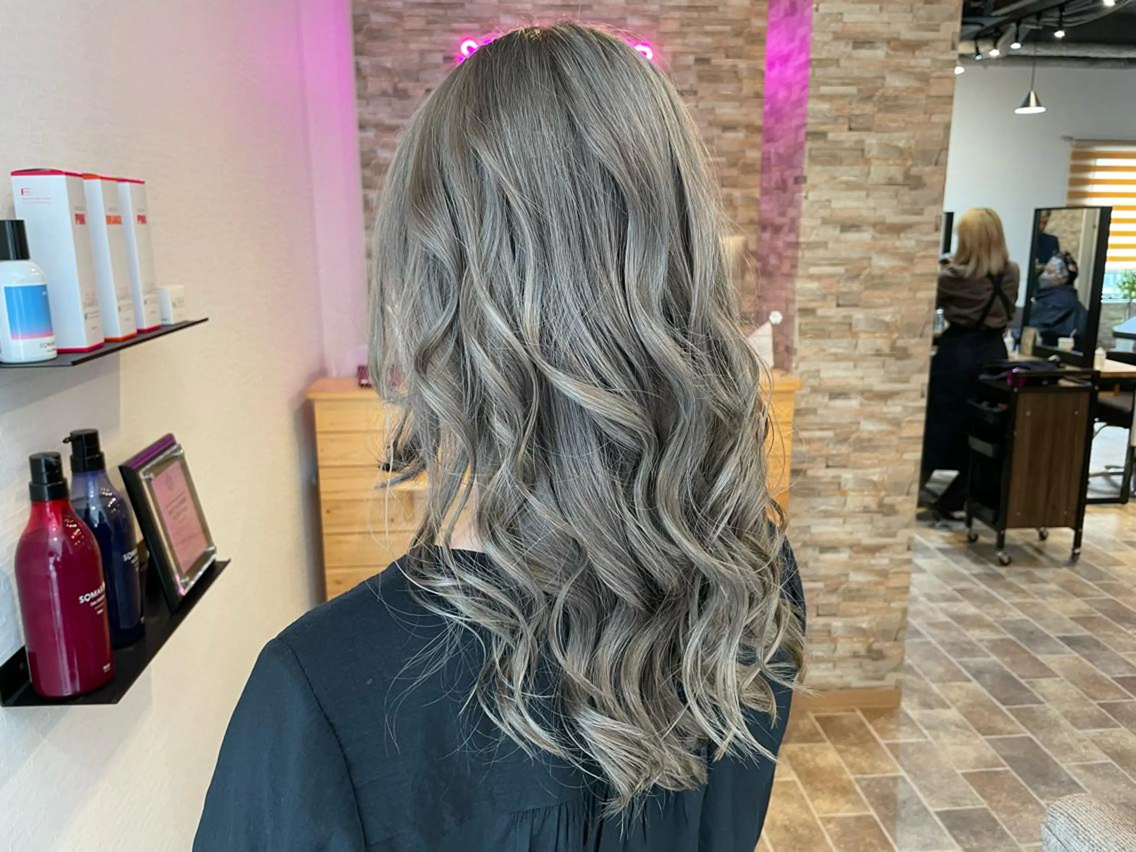 ロング SALOWIN心斎橋Suite店所属・ブリーチ毛にもできる 縮毛矯正|鷹司郎のヘアスタイル