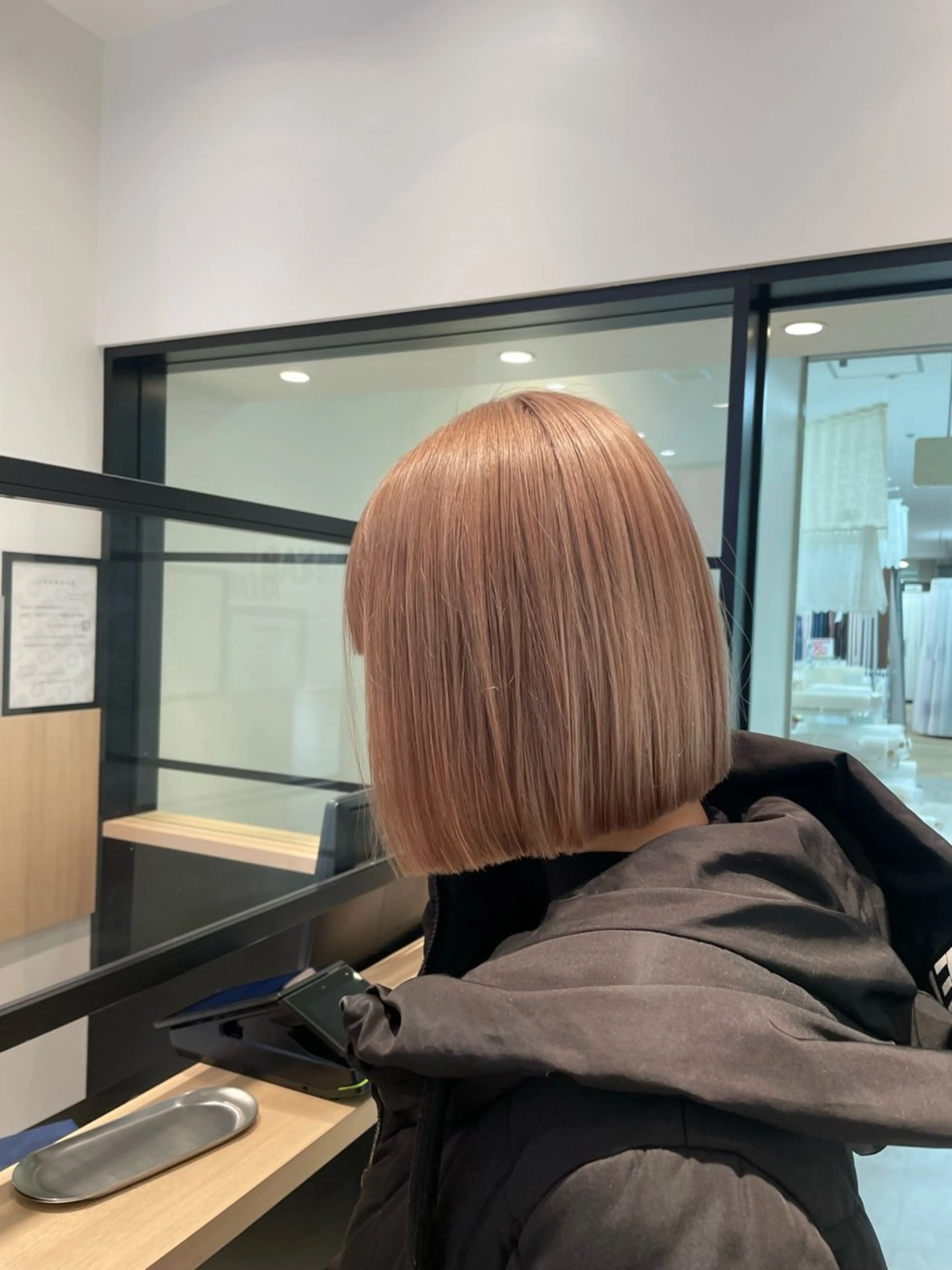 ショート カラー ベージュカラー 透明感カラー ボブ レイヤーカット 🌺大口涼子🌺のヘアスタイル