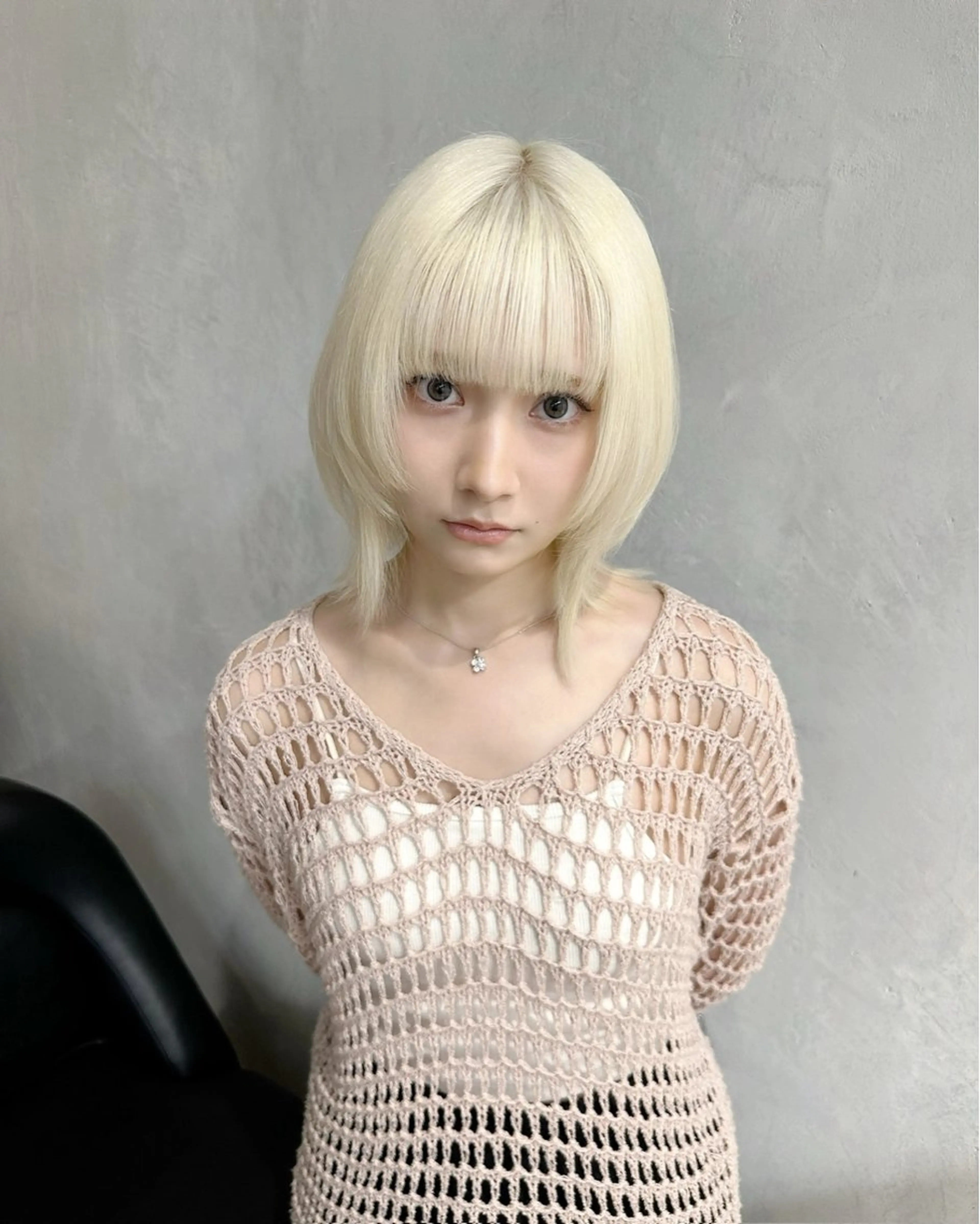 ミディアム カラー 抜きっぱなしブロンド ブロンド ウルフカット ヘアカラー トリートメント 艶髪ハイトーン ちひろ🌙+.°のヘアスタイル