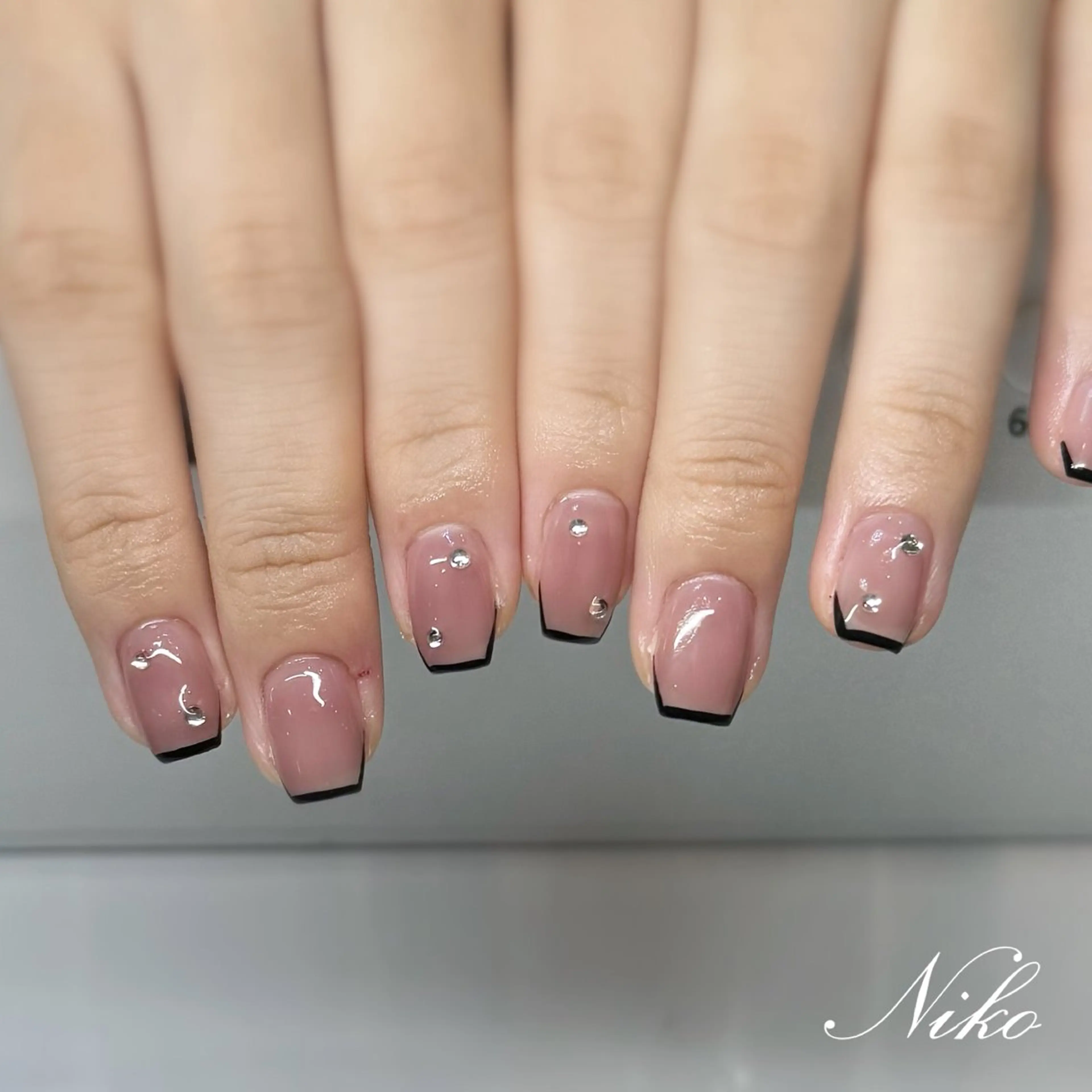 ネイル チークネイル 長さ出し フットネイル フレンチネイル ジェルネイル Niko nailサロンのネイルデザイン