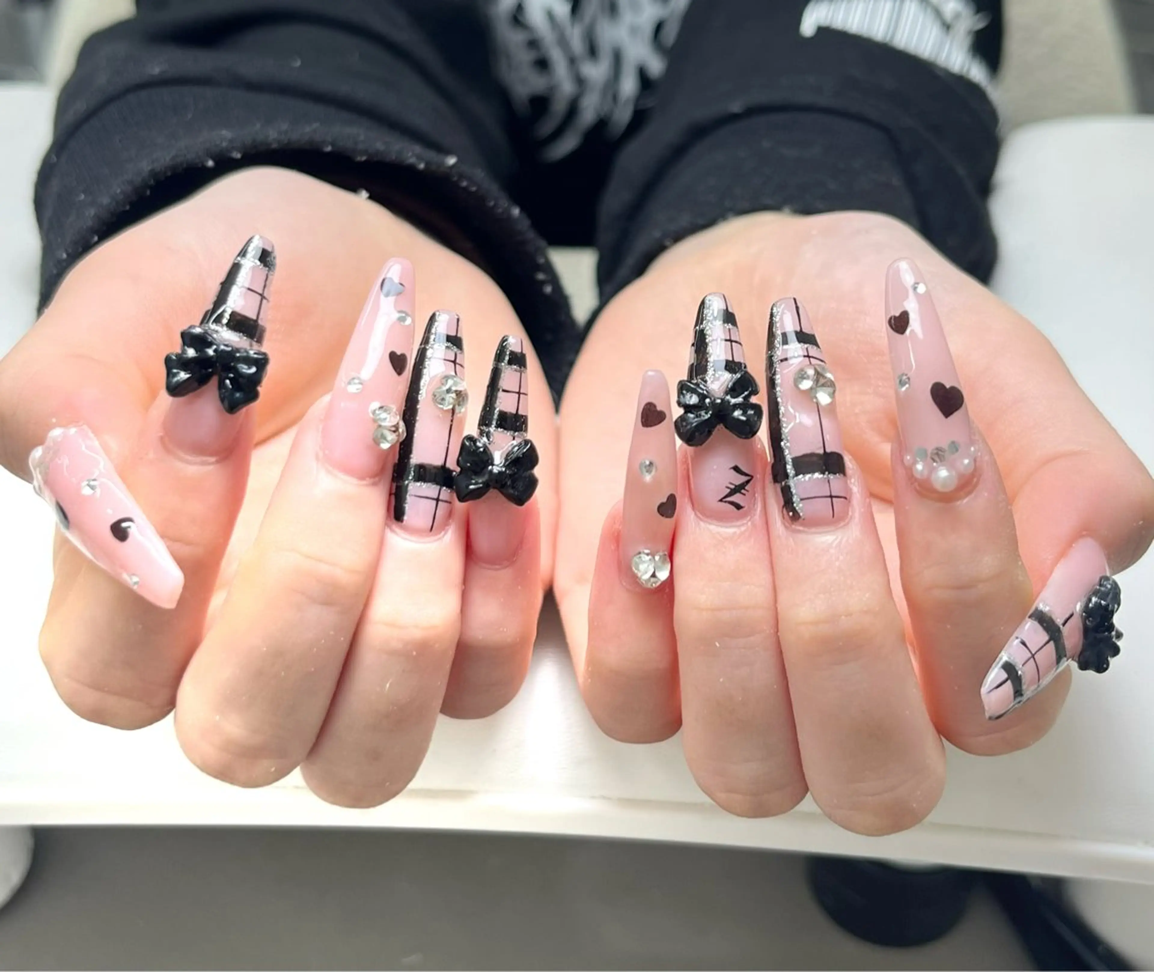 ネイル ハンドネイル ヒェウ Nail Nambaのネイルデザイン