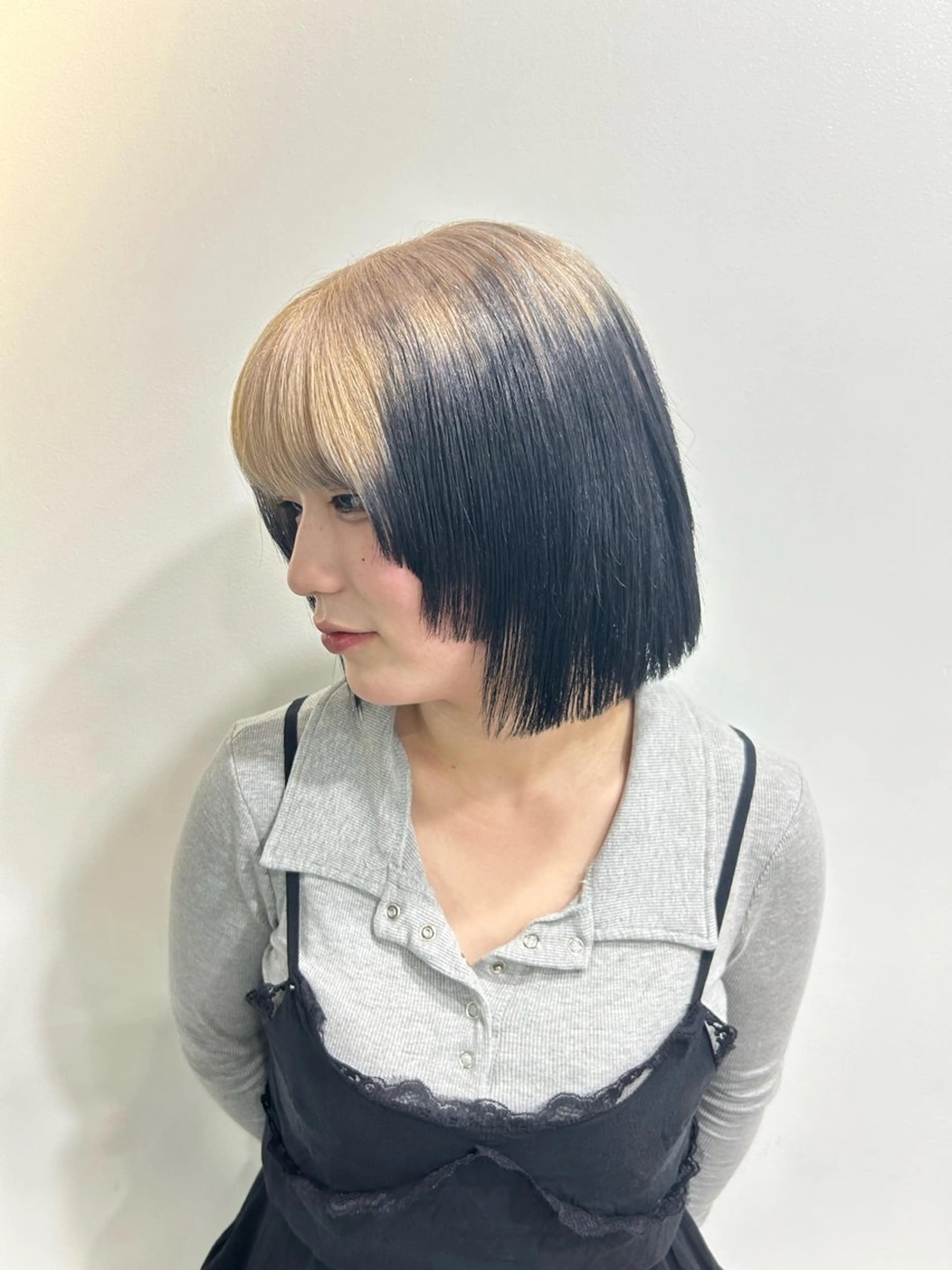 ショート カラー ヘアカラー 透明感 ハイトーン デザイン🎀💭のヘアスタイル