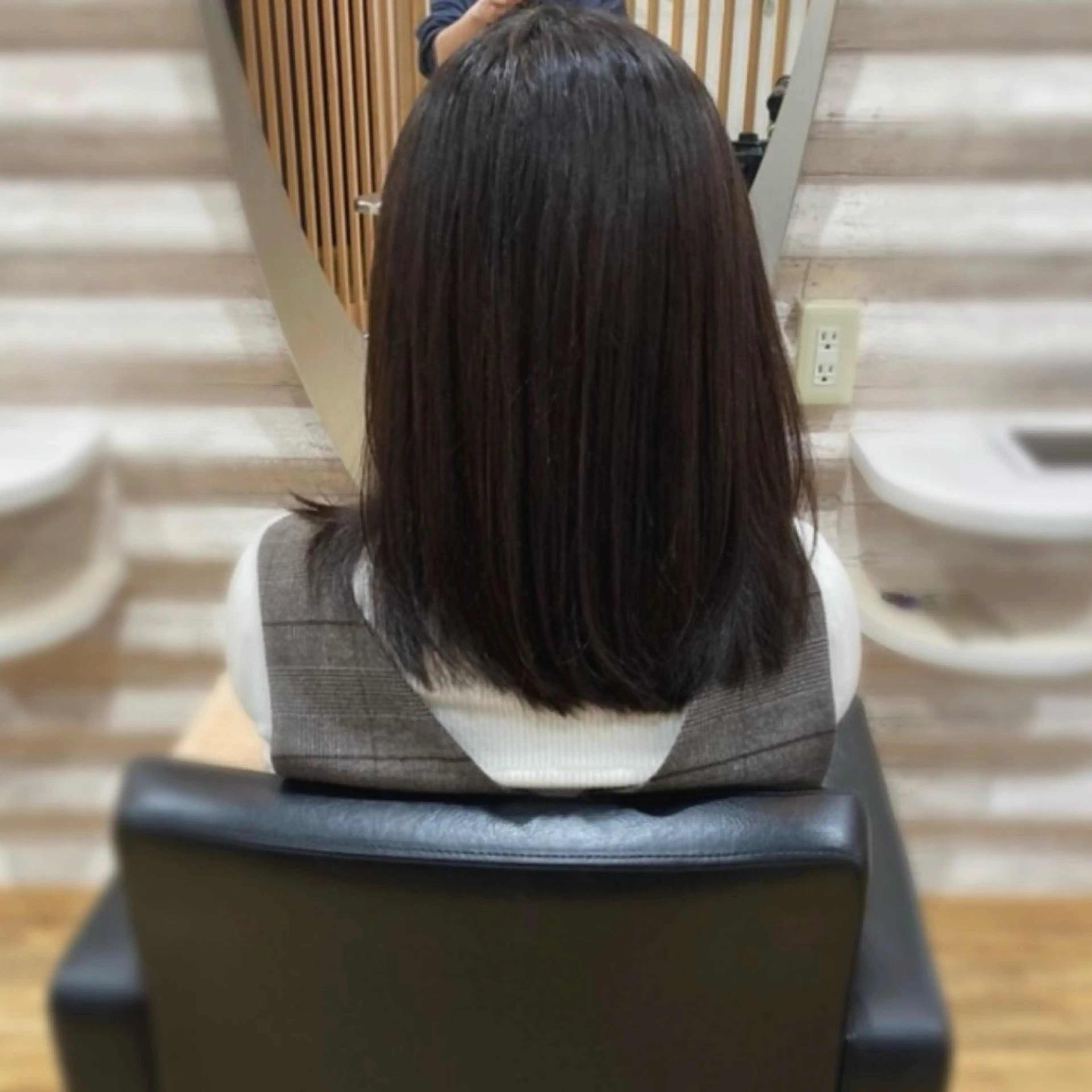 セミロング カラー 髪質改善 トリートメント カラーダメージが艶々 『ケア特化店』KONのヘアスタイル