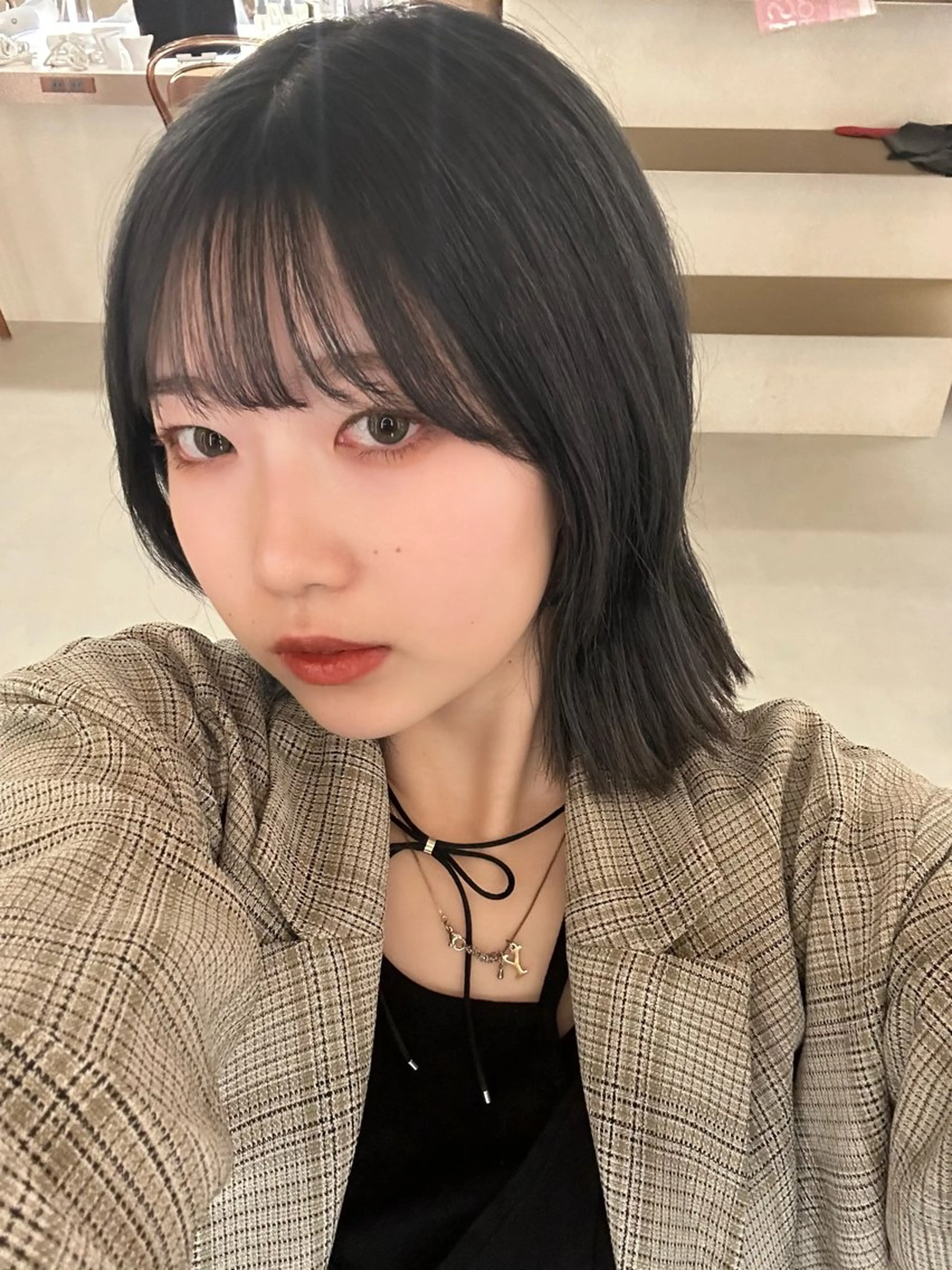 ミディアム カラー 黒髪 ブルーカラー ブルーブラック 透明感カラー カット ヘアカラー 表参道美容師ゆいか ♡ミディアムレイヤーのヘアスタイル