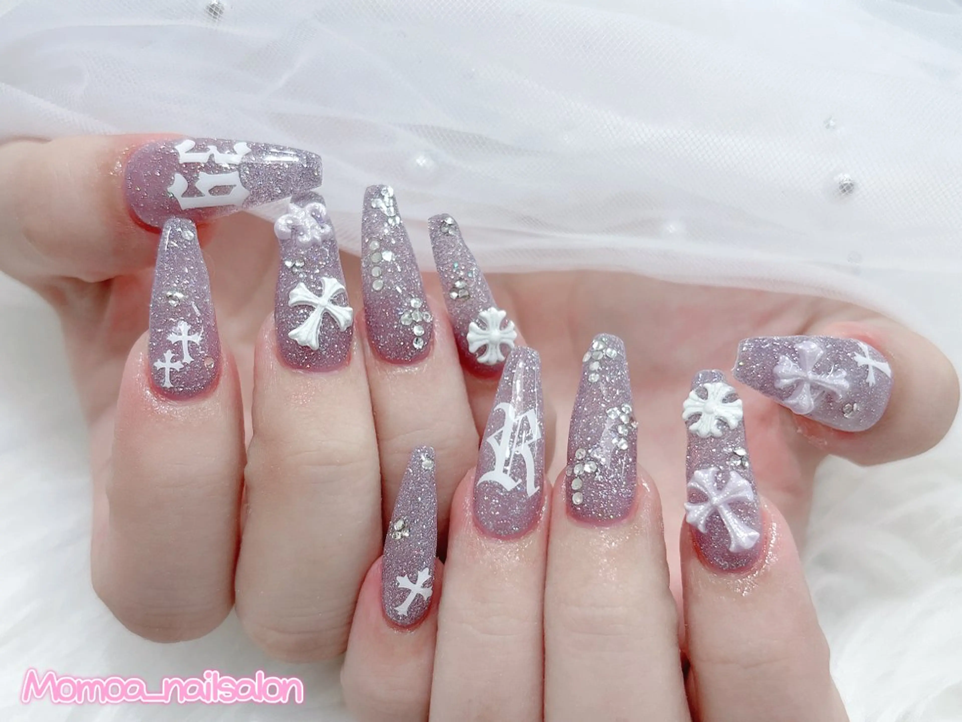 ネイル キラキラネイル スカルプネイル ハンドネイル Momoa nail salon所属・MoMoA Nail ネイル長さ出し専門店のネイルデザイン