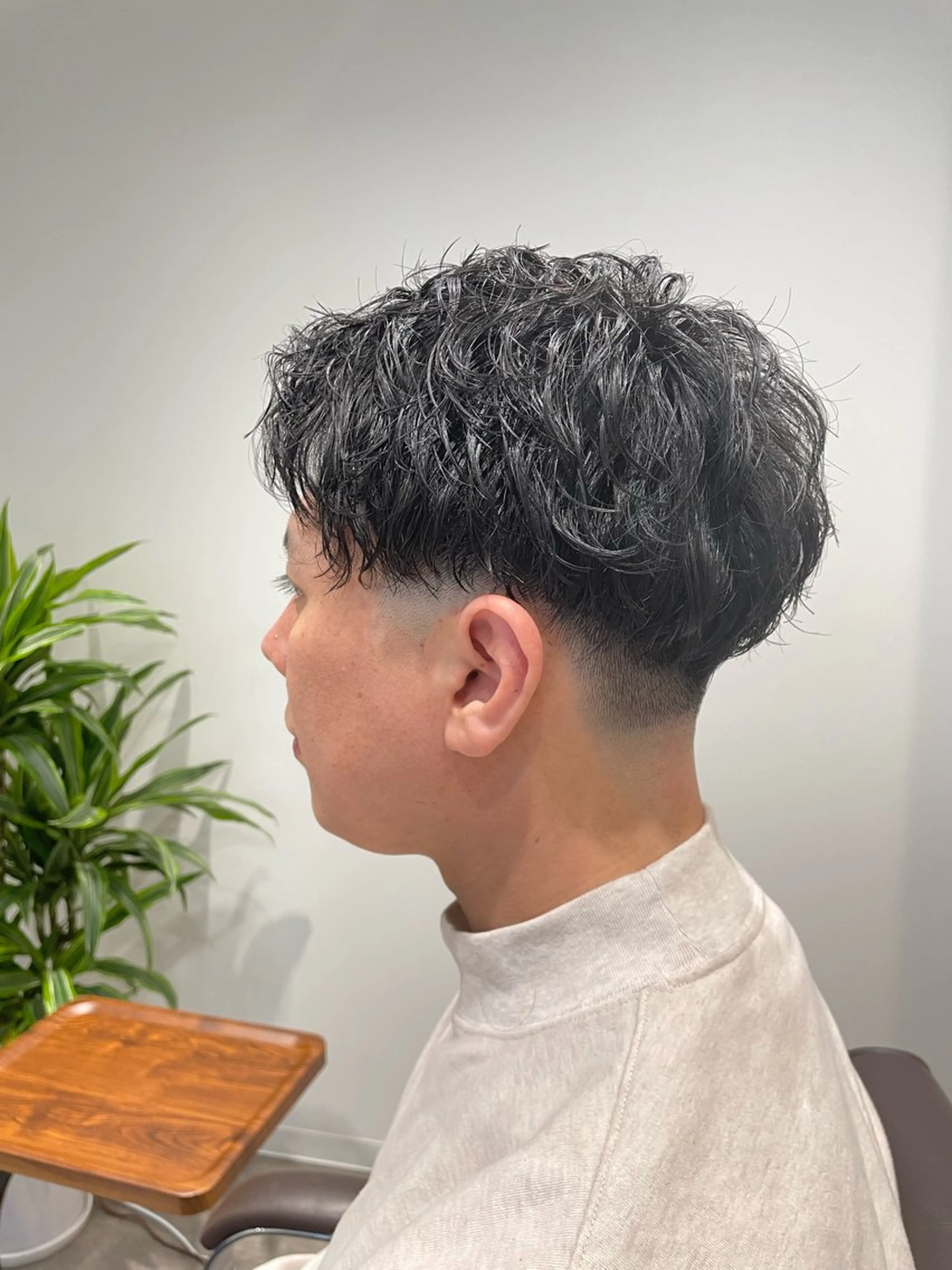 ショート パーマ メンズ センターパート フェードカット メンズパーマ ツーブロック 刈り上げ After5 Men's cut所属・メンズカット MIWAのヘアスタイル