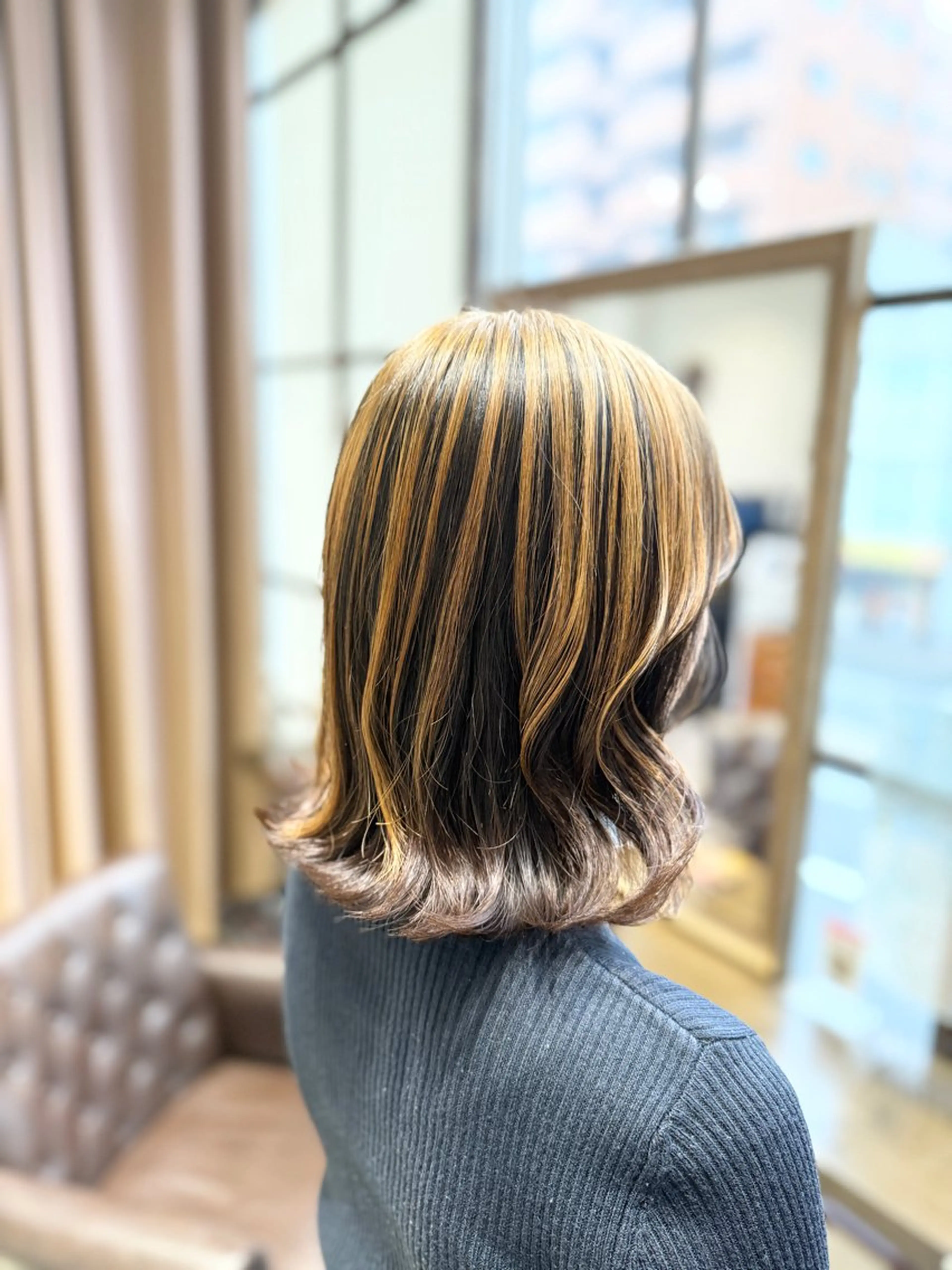 セミロング カラー ハイライトカラー ハイライト 韓国風ヘア カット ヘアカラー ハイトーン✨ブリーチ ✨スパ得意✨ミヤタのヘアスタイル