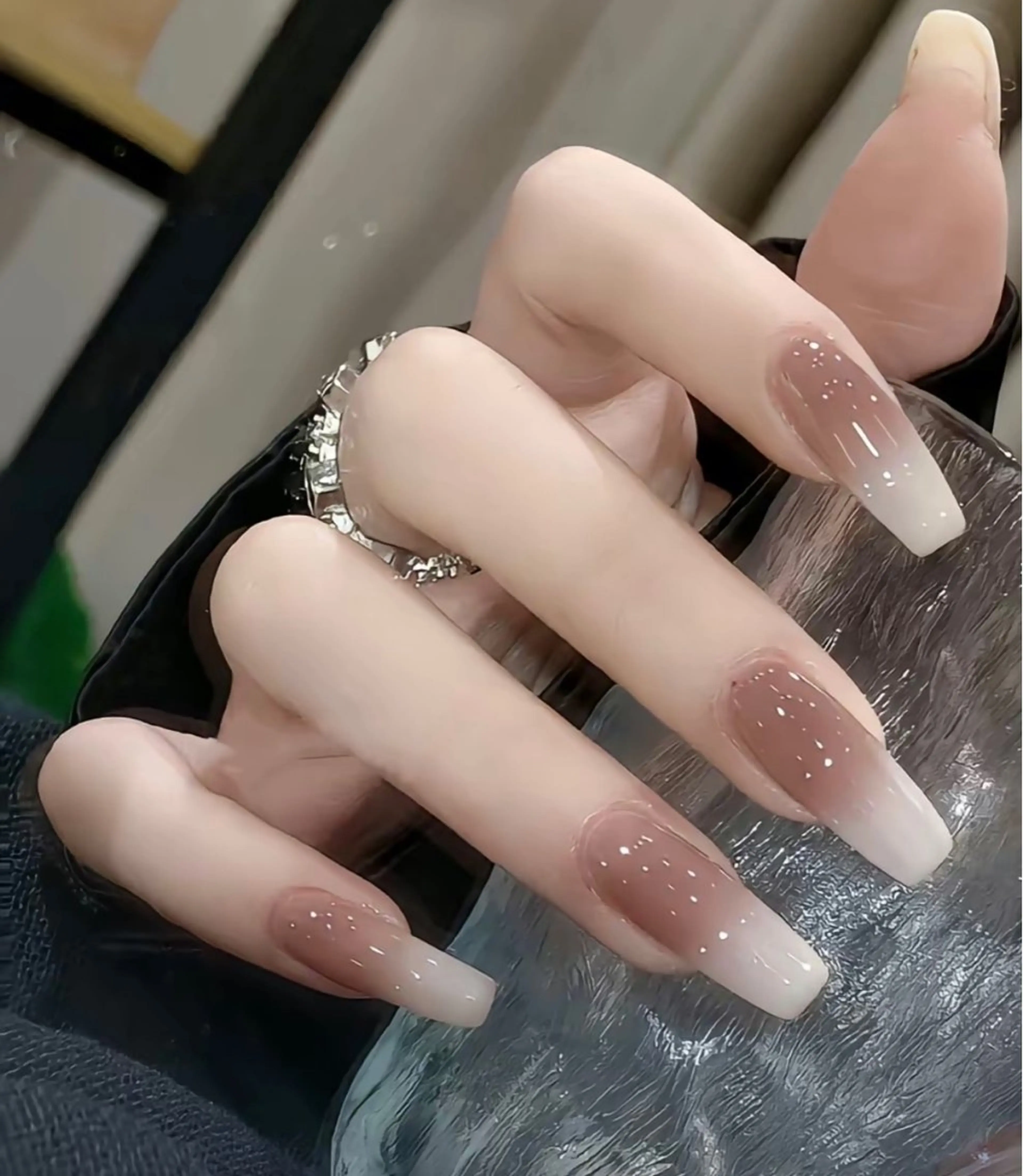 ミディアム ハンドネイル Chiin Nail Stylistのネイルデザイン