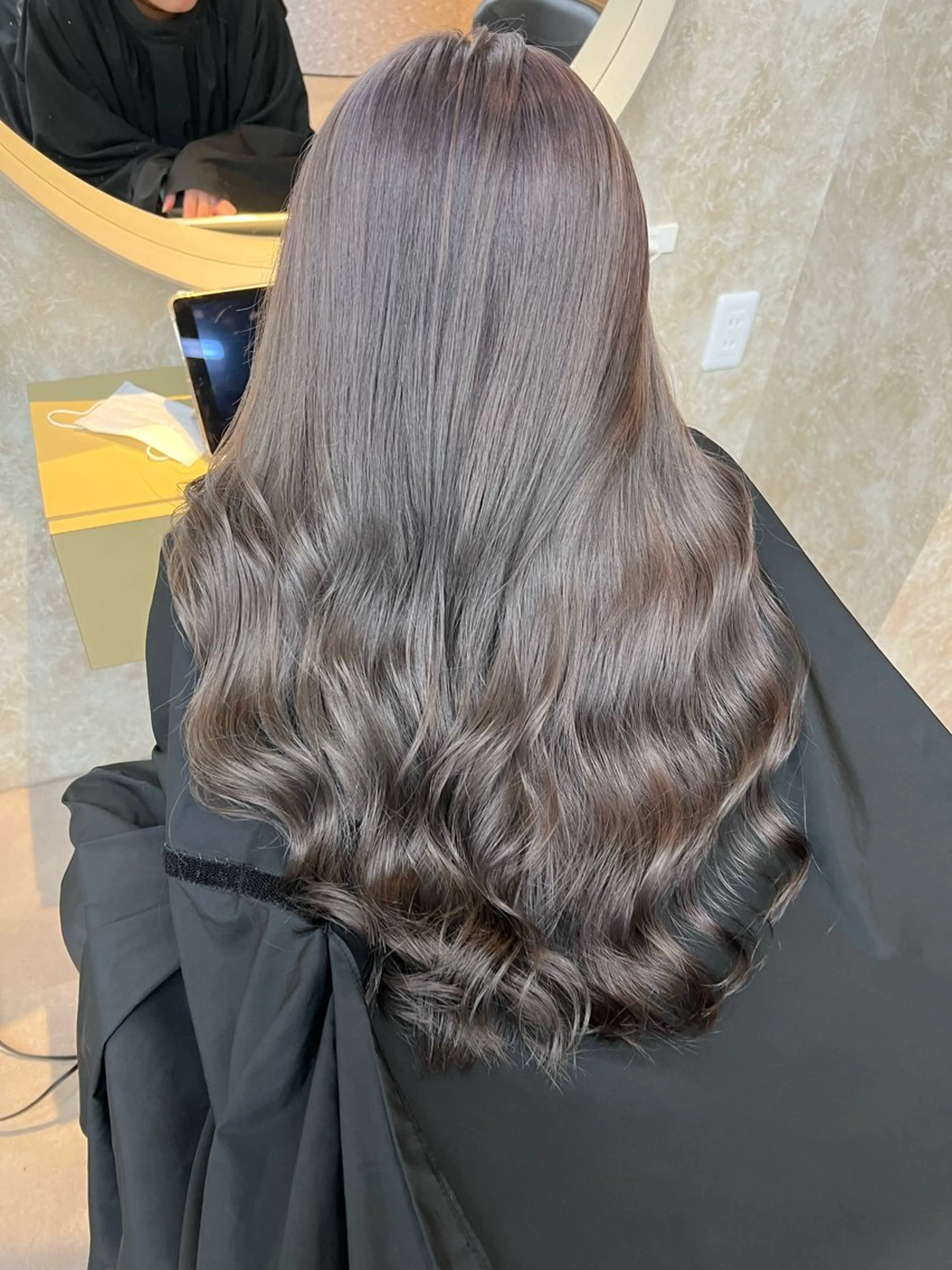 ロング カラー ヘアカラー トリートメント 小谷 梨奈のヘアスタイル
