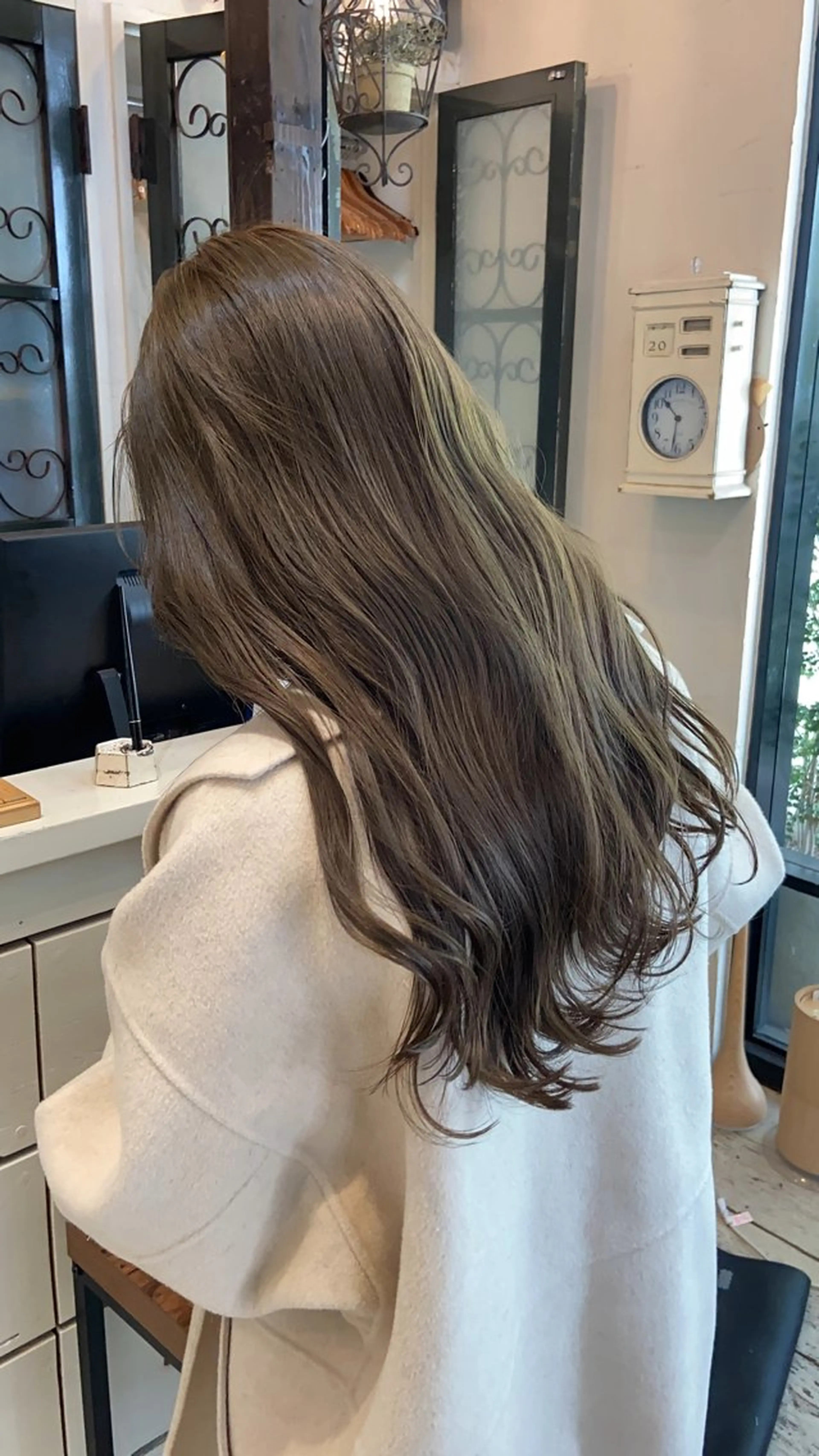 ロング カラー ベージュカラー オリーブベージュ カット ヘアカラー トリートメント ダメージレス美容師 🌱水島侑理のヘアスタイル