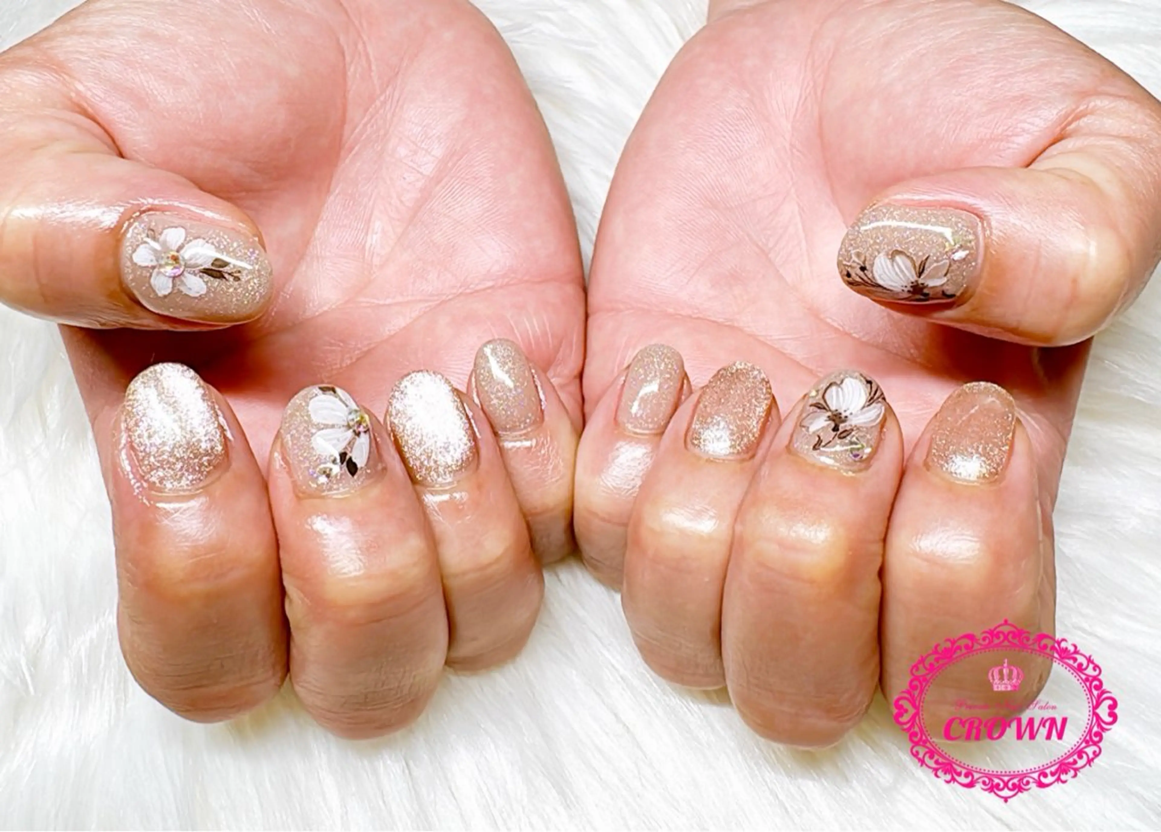 ネイル CROWN プライベートサロンのネイルデザイン