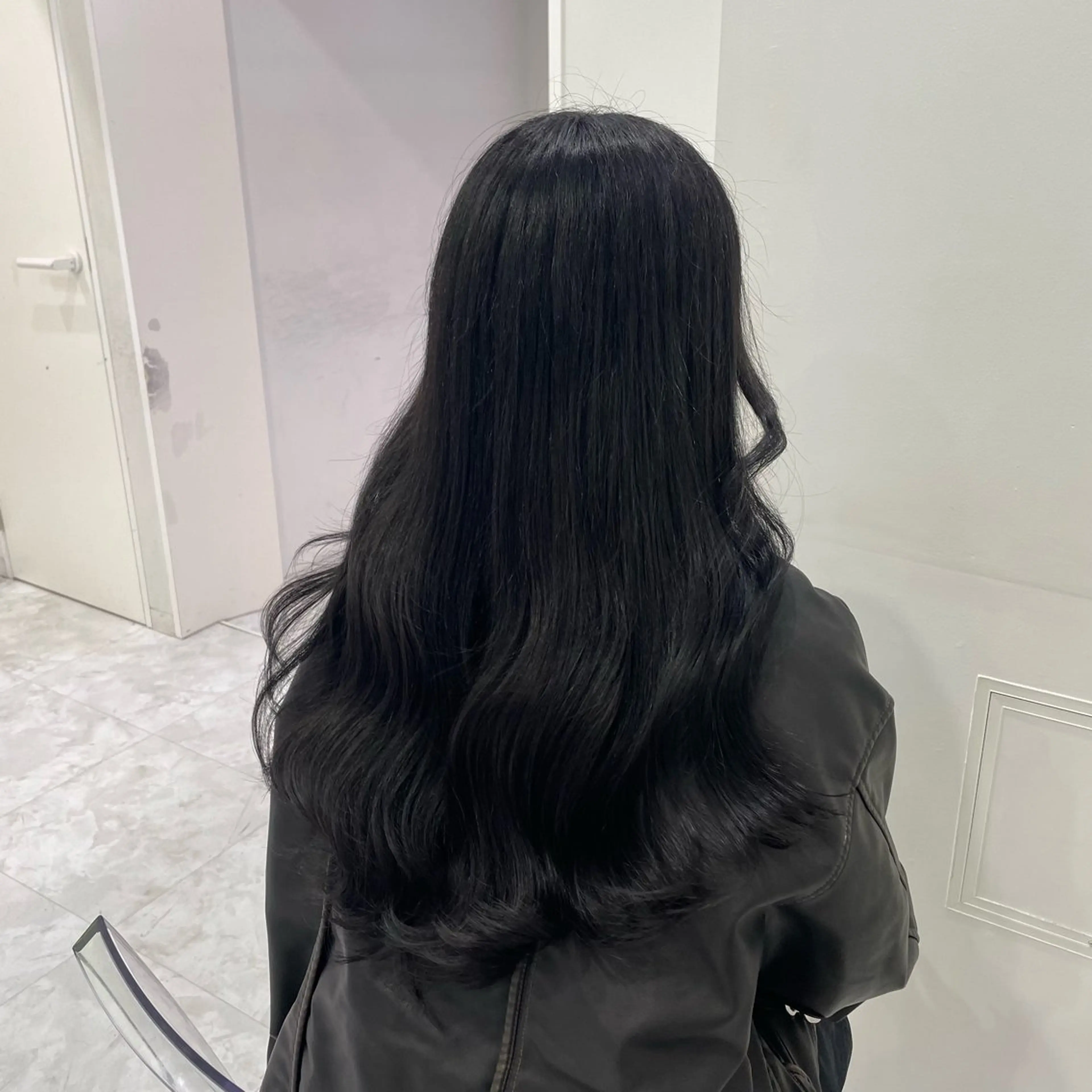 ロング カラー 髪質改善 韓国風ヘア ヘアカラー トリートメント 韓国暗髪🩶レイヤー 🩶hayatoのヘアスタイル