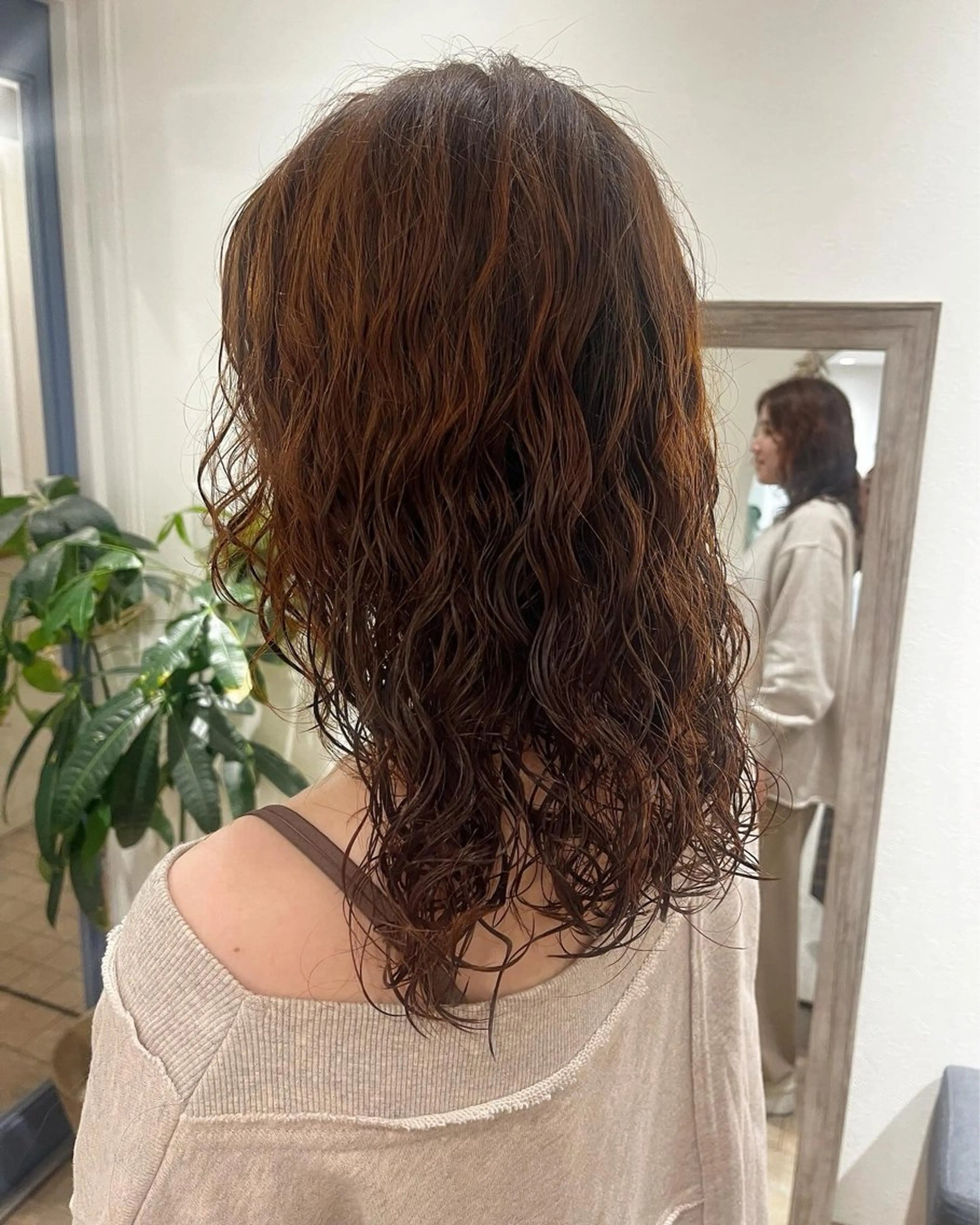 ロング カラー パーマ カット ヘアカラー パーマ トリートメント 上品な暖色/丸みボブ Chie🪷のヘアスタイル