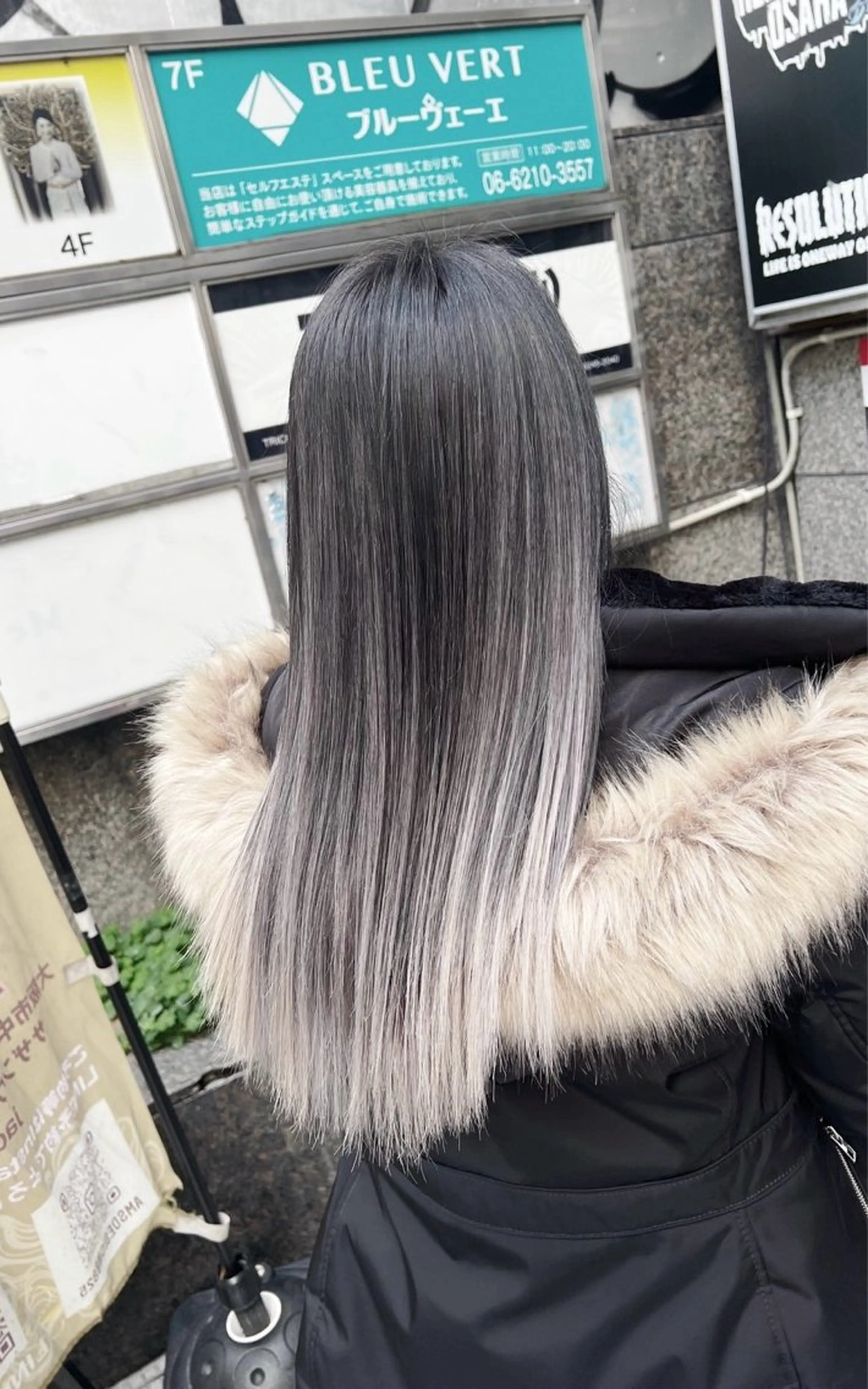 セミロング カラー バレイヤージュ シルバー ホワイトシルバー レイヤーカット ヘアカラー トリートメント ROBIN所属・指名数No.1 /NAOYAのヘアスタイル