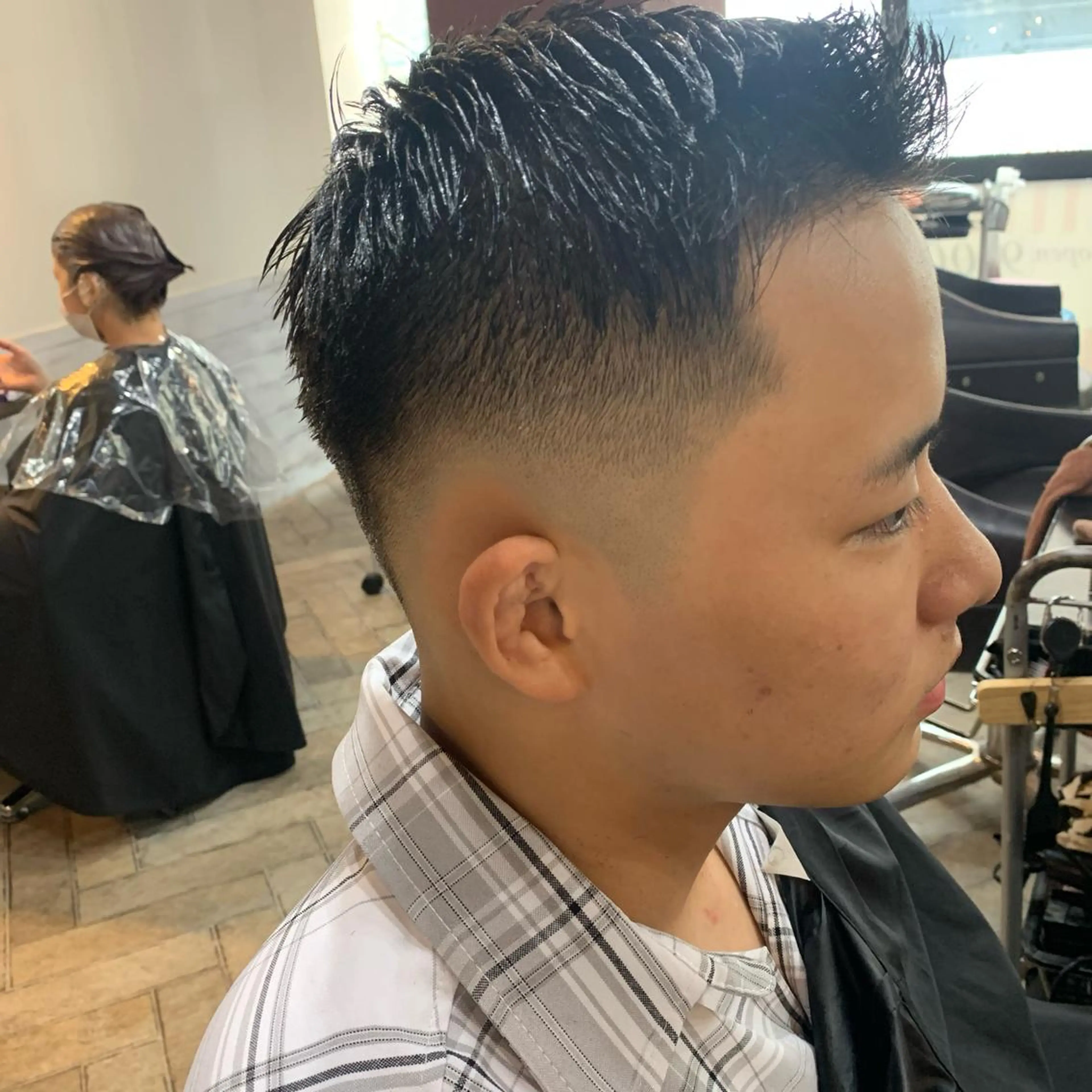 ショート メンズ フェードカット スキンフェード カット グランルシア所属・梅田茶屋町メンズ N o.1 榊のヘアスタイル