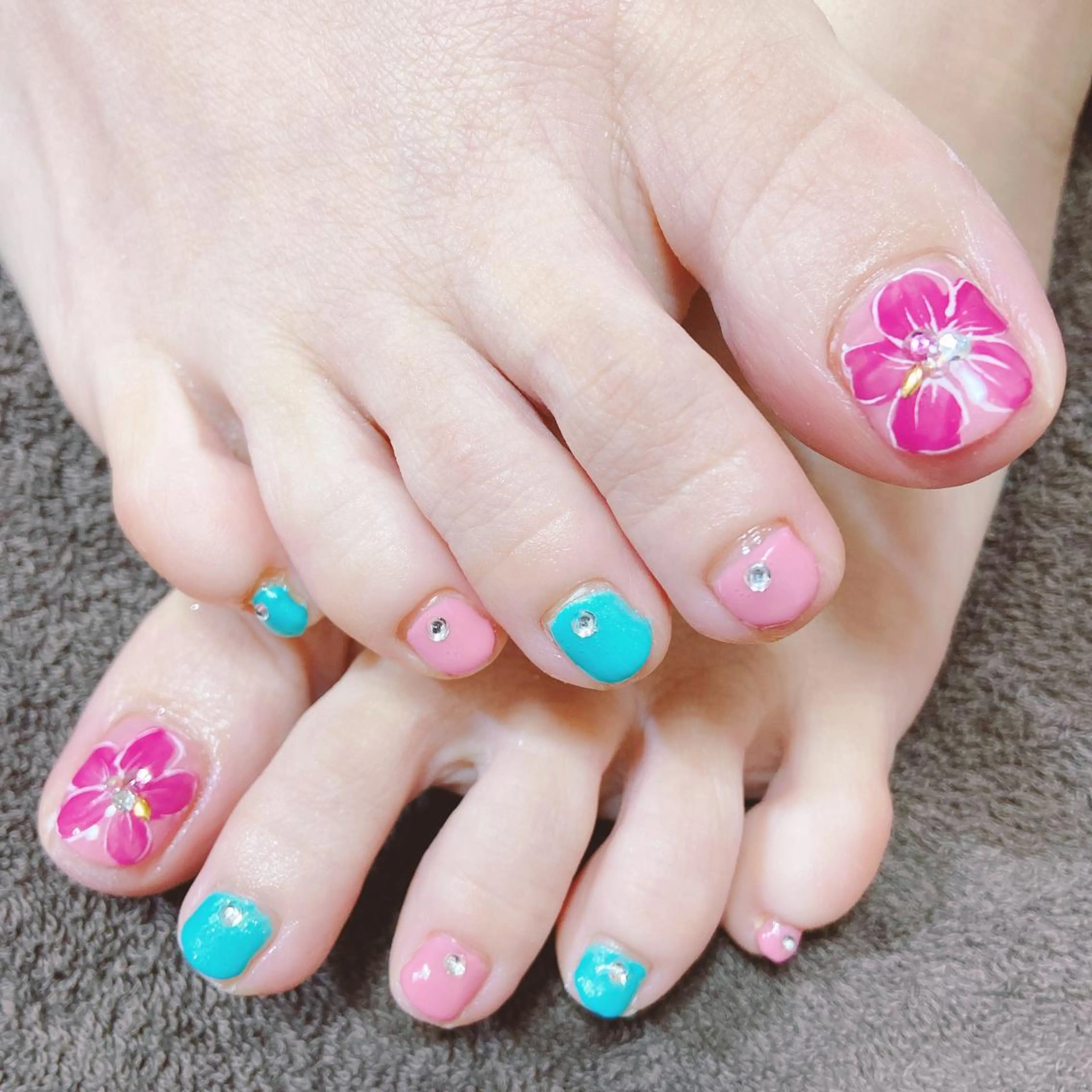 ネイル フットネイル Lokahi NAILのネイルデザイン