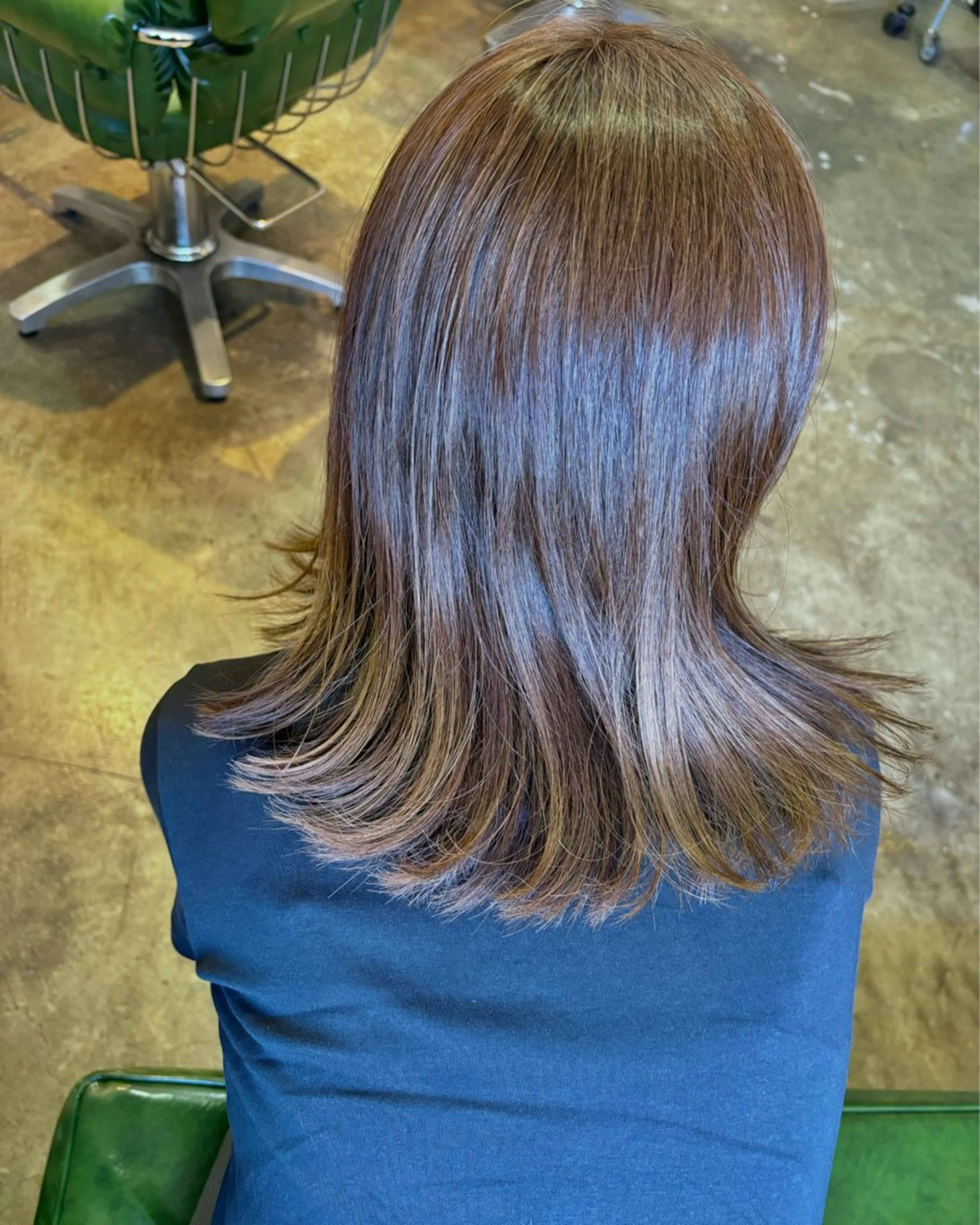 ミディアム カット ヘアカラー Hair lol nico La所属・ヘアーロウル ニコラのヘアスタイル