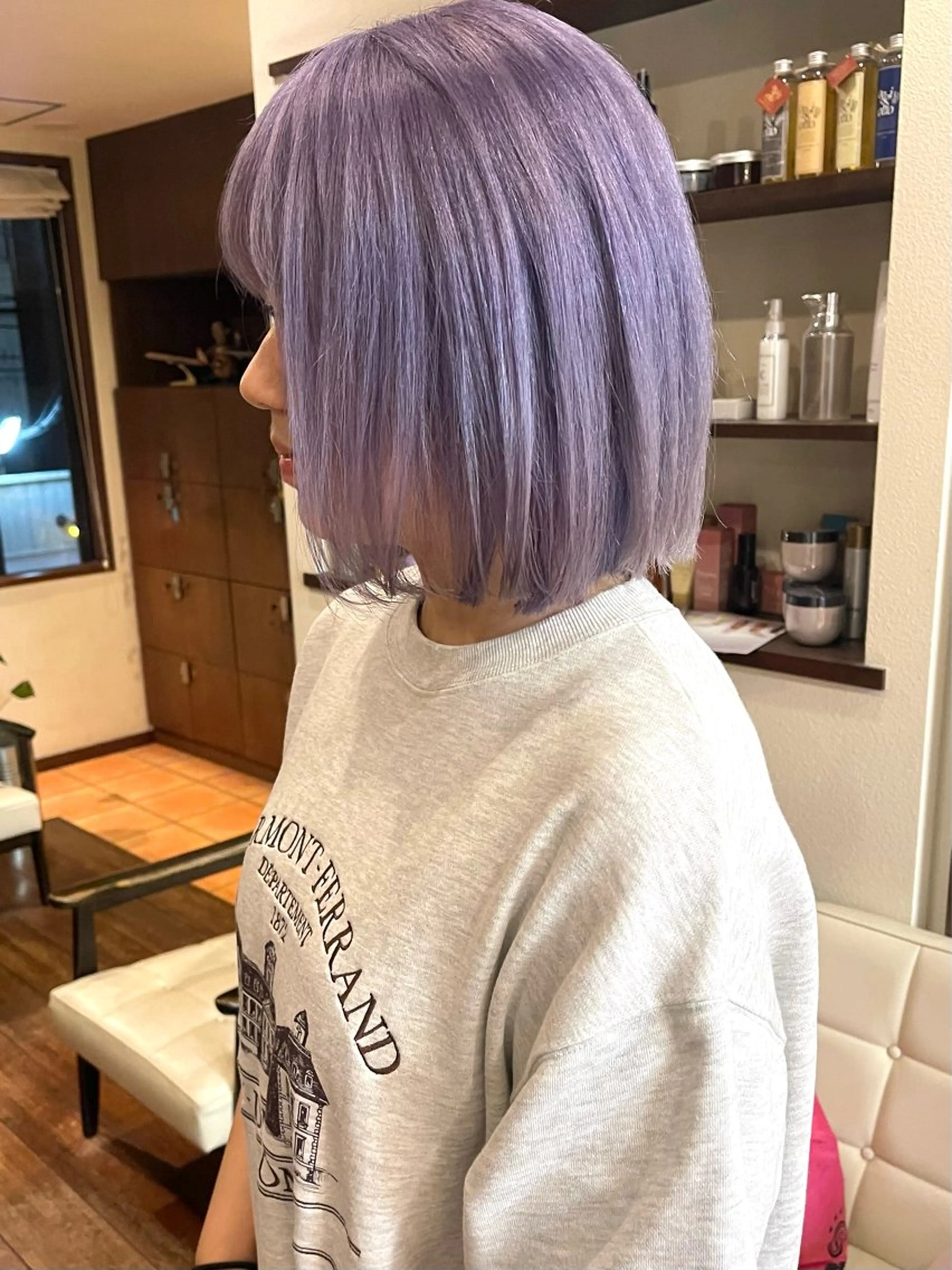 ショート カラー ラベンダーカラー カット ヘアカラー トリートメント 髪質改善ｶﾗｰ ｹｱﾌﾞﾘｰﾁ/ﾀﾑのヘアスタイル