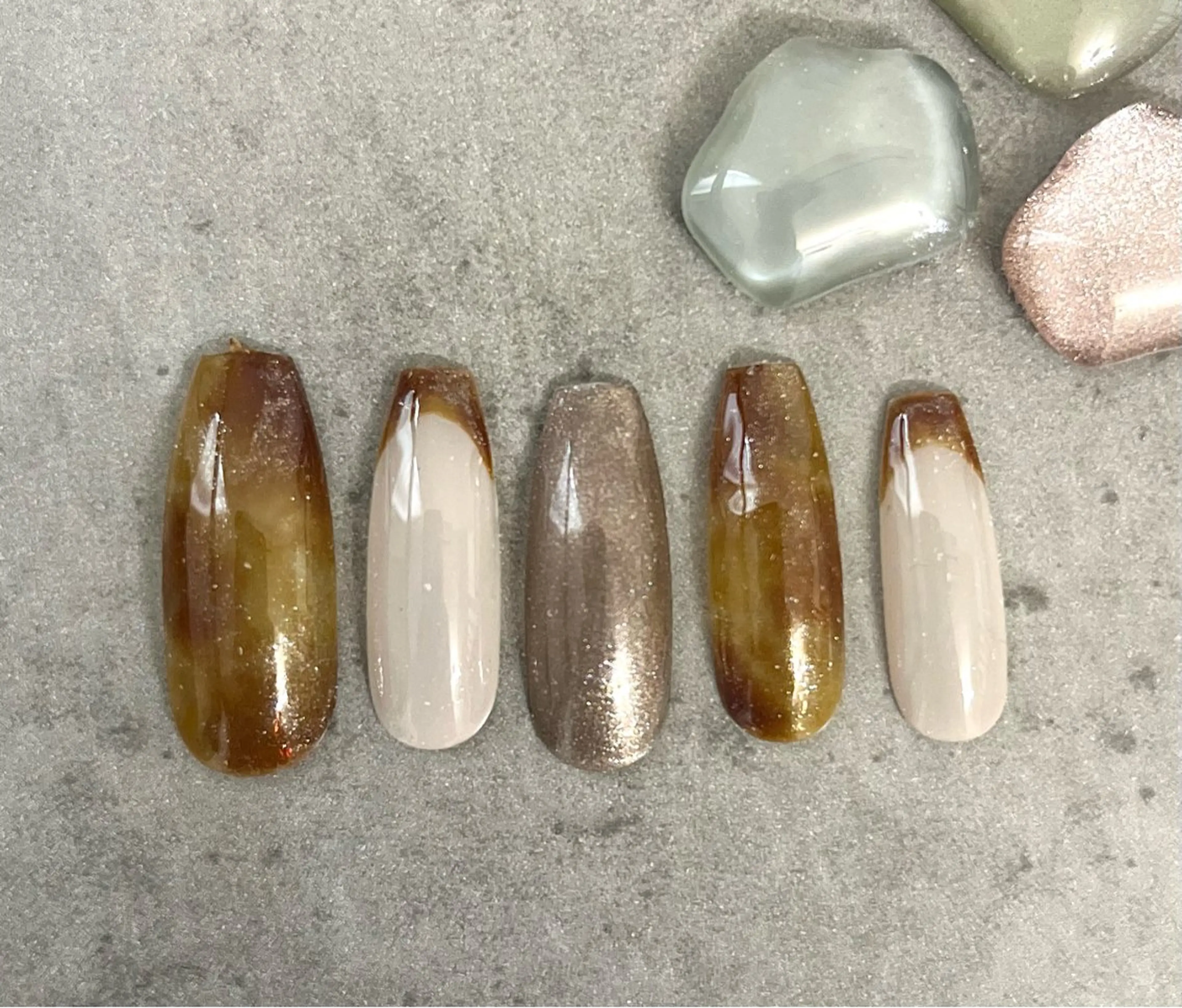 ネイル べっ甲ネイル ラメ(グリッター) シンプルネイル ネイルチップ Nail salon ♡のネイルデザイン