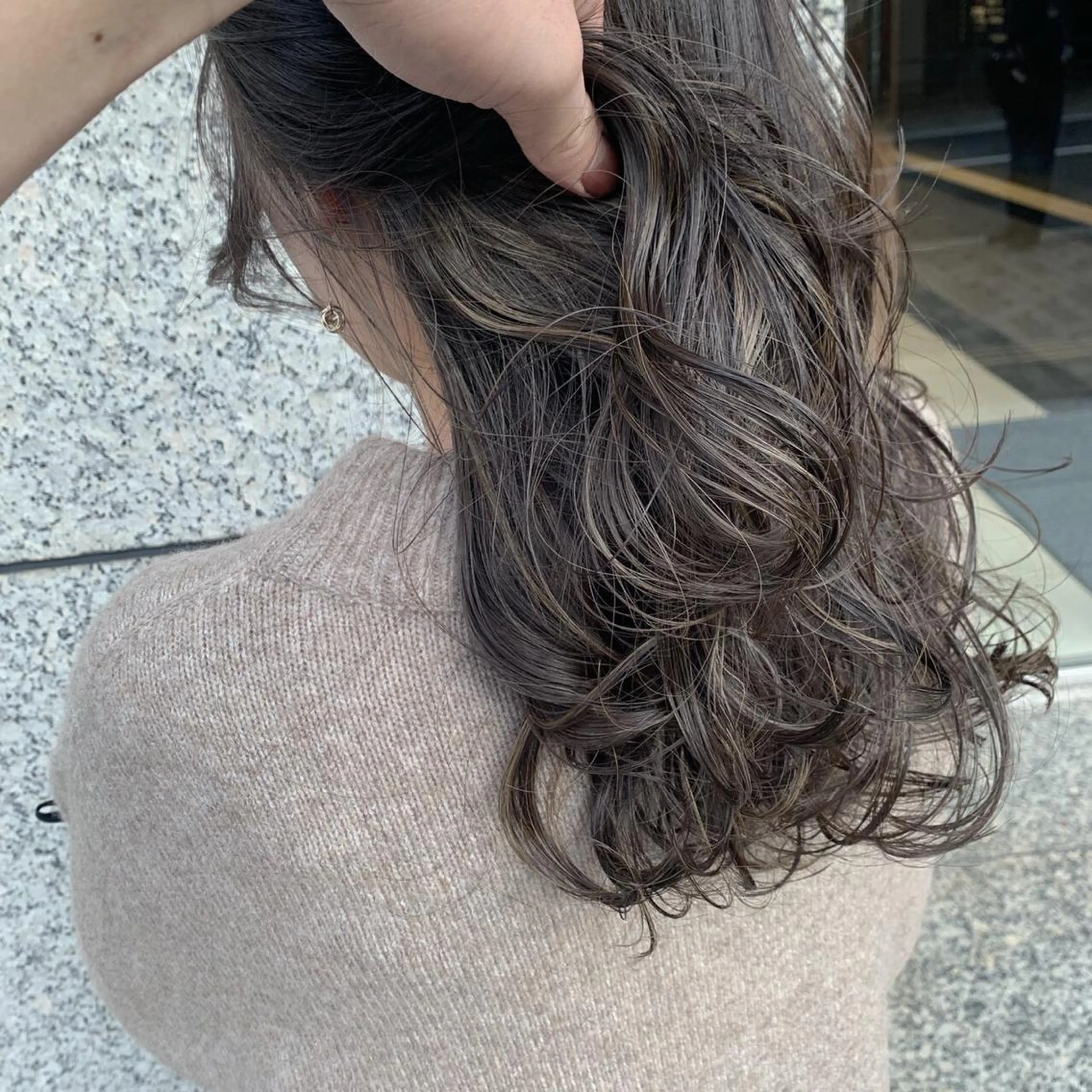 セミロング カラー ヘアアレンジ キッズ アディクシーカラー バレイヤージュ ミストバング ベージュカラー 黒髪 カラー特化サロン Eir心斎橋のヘアスタイル