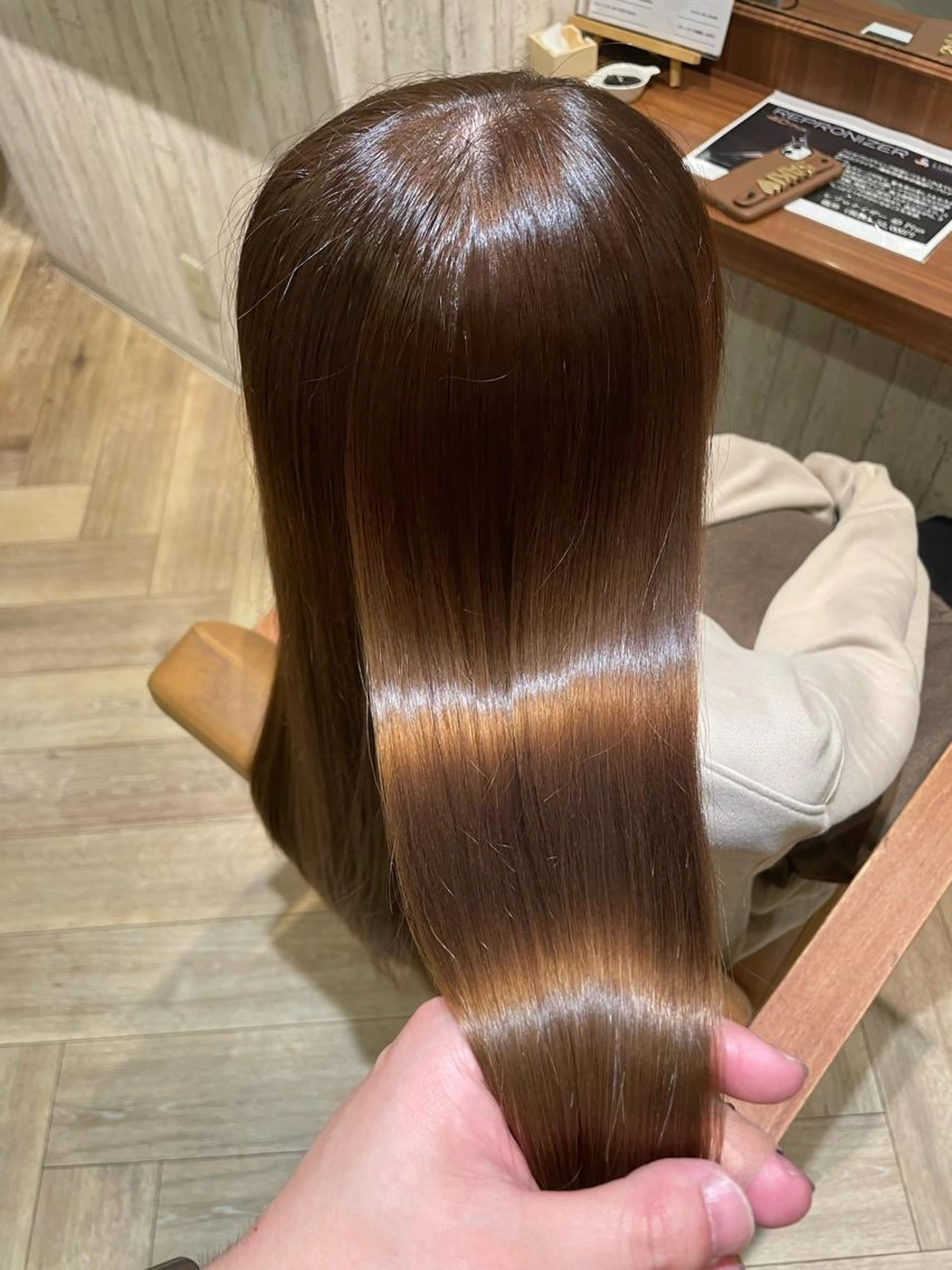 ツヤツヤの褒められる髪に髪質改善カラーエステフルコース【カット＋カラー＋髪室改善ヘアサプリメント＋超音波トリートメント】の写真