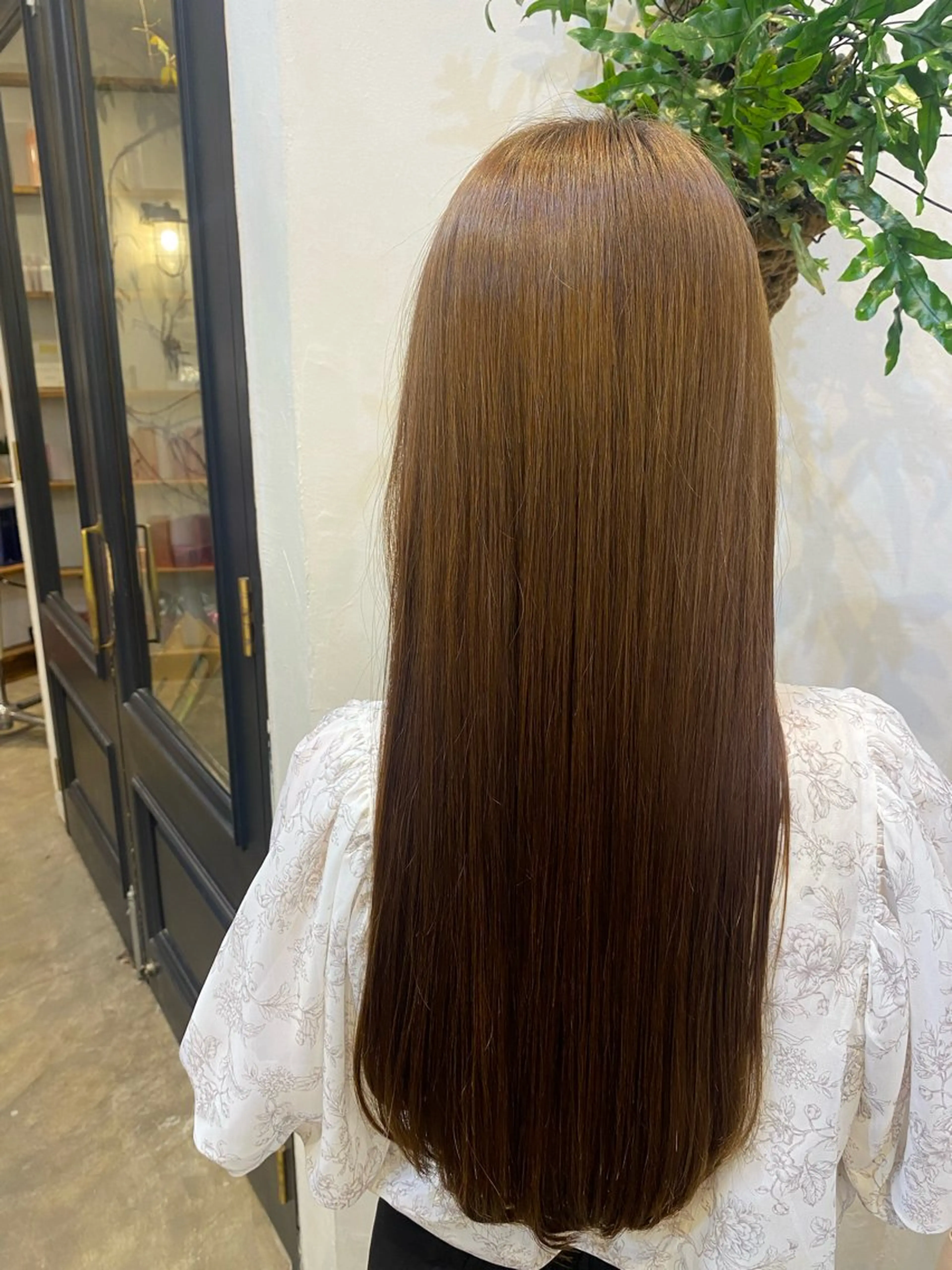 ロング 小森田　果怜 縮毛矯正、カラーのヘアスタイル