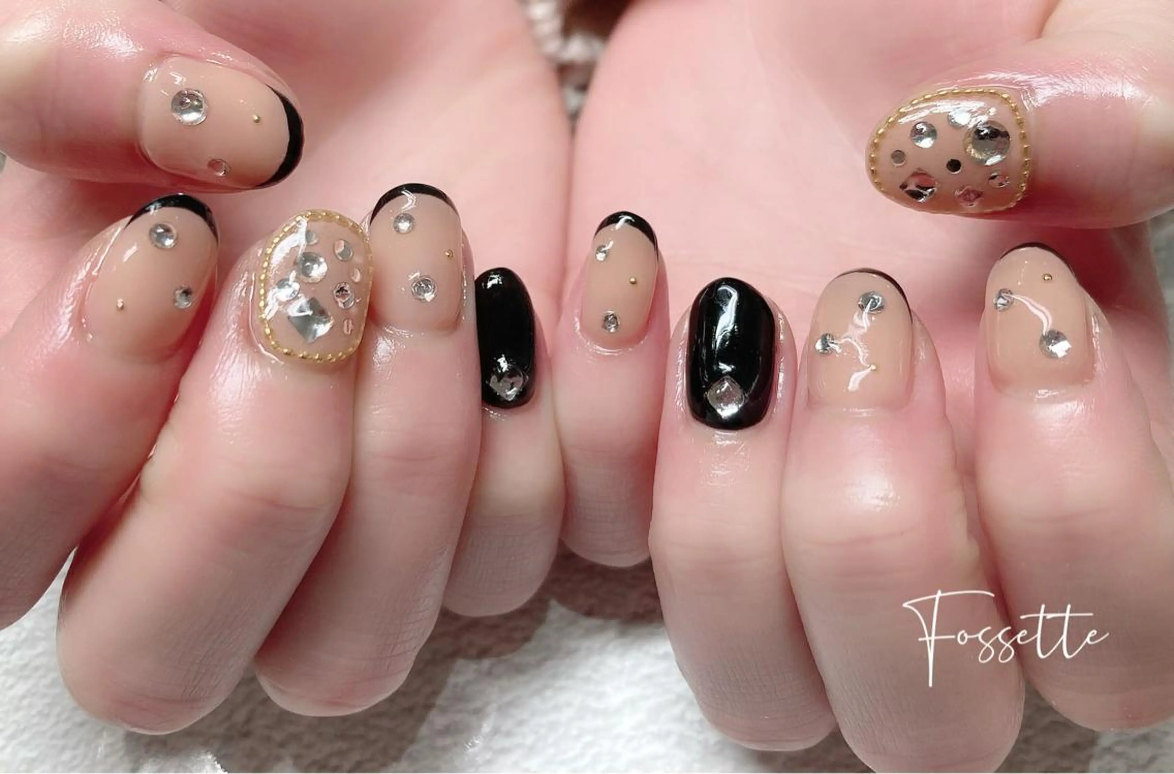 ネイル フレンチネイル キラキラネイル 韓国ネイル nailsalon Fossetteのネイルデザイン