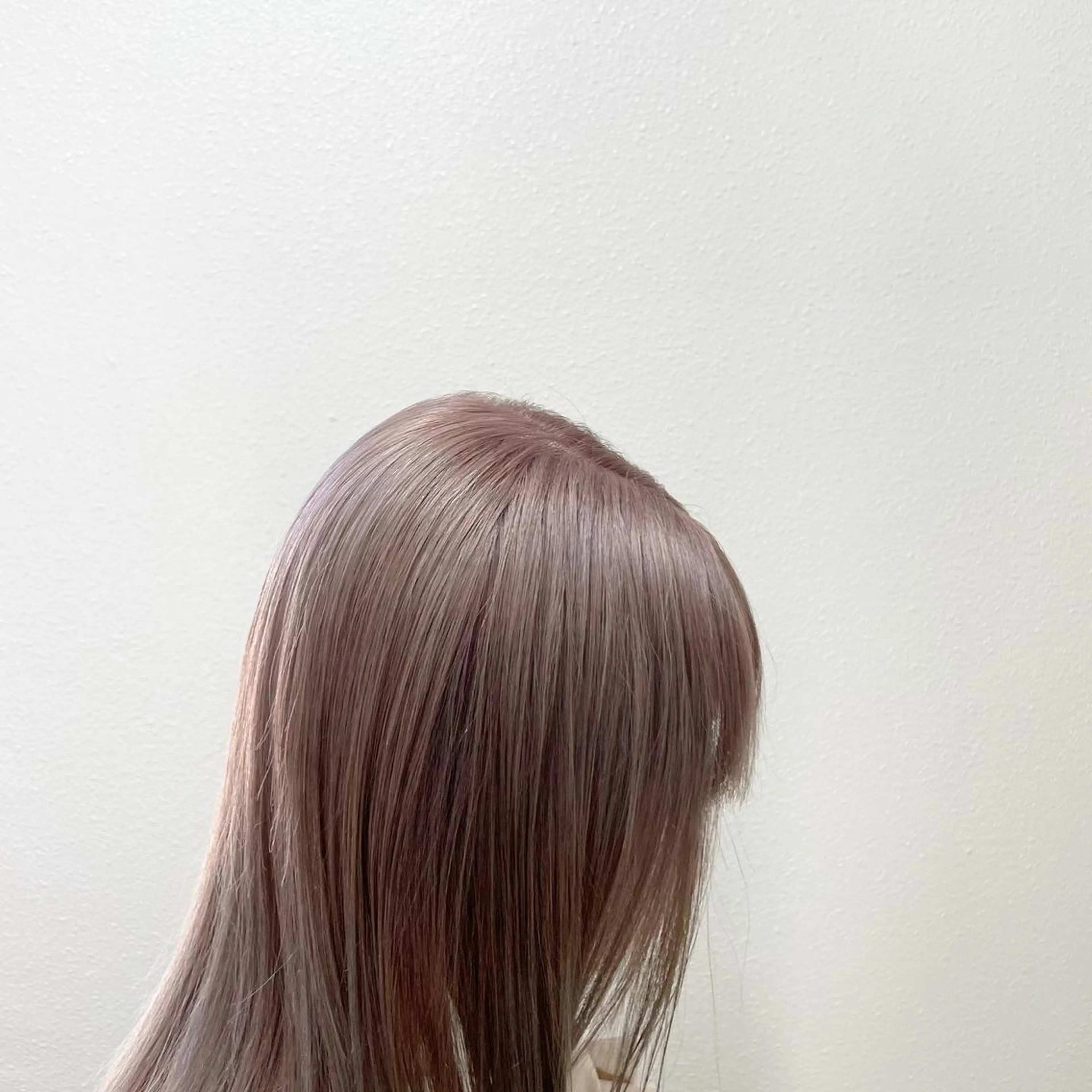 ミディアム カラー パーマ ヘアアレンジ メンズ キッズ ネイル マツエク・マツパ メンズブリーチ メンズハイライト メンズインナーカラー メンズ韓国風 ブリーチ ヘアカラー トリートメント ヘアセット 韓国ボブ/髪質改善 ニュアンス特化RYOのヘアスタイル