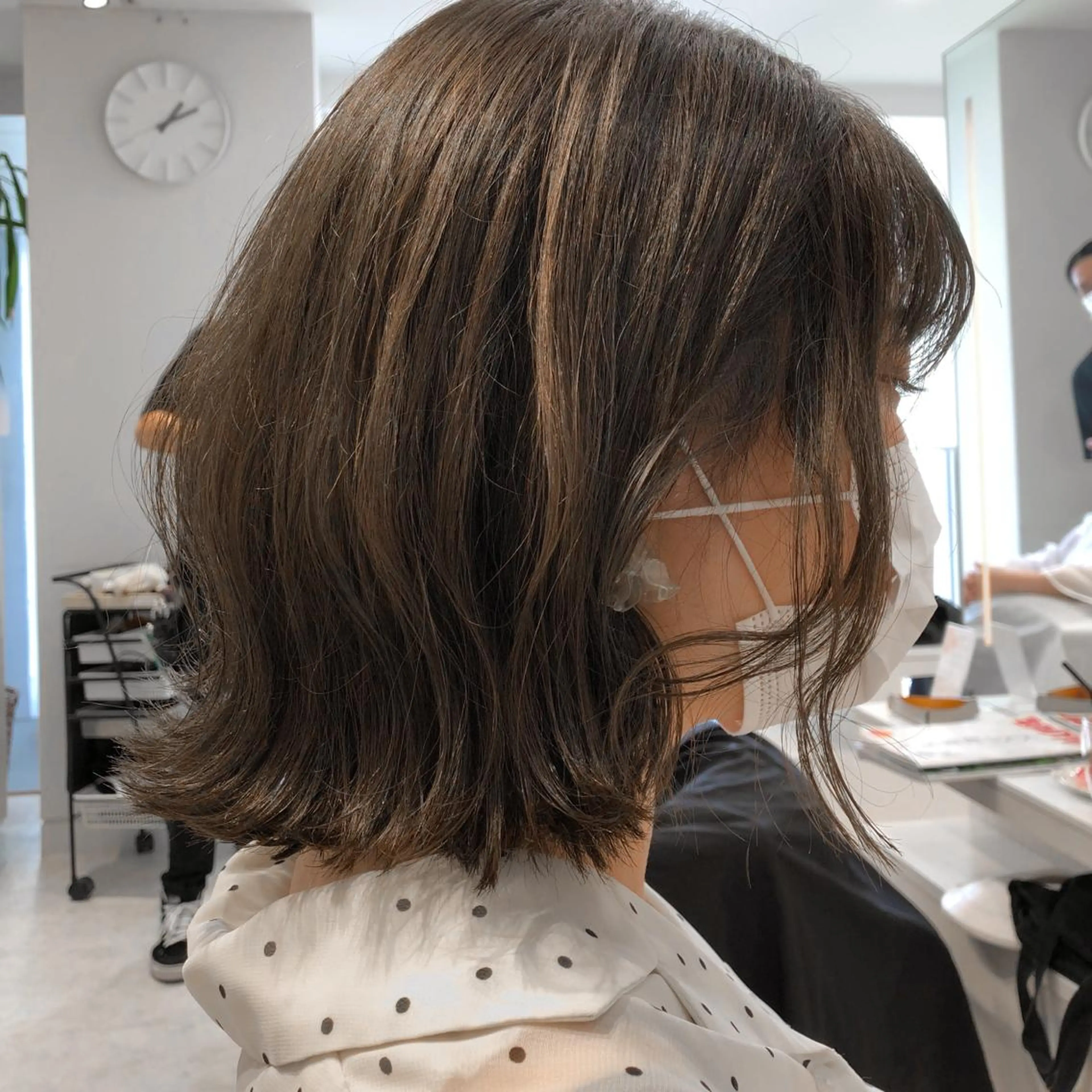 ミディアム カラー ベージュカラー オリーブベージュ ボブ くびれヘア 佐藤 侑哉のヘアスタイル