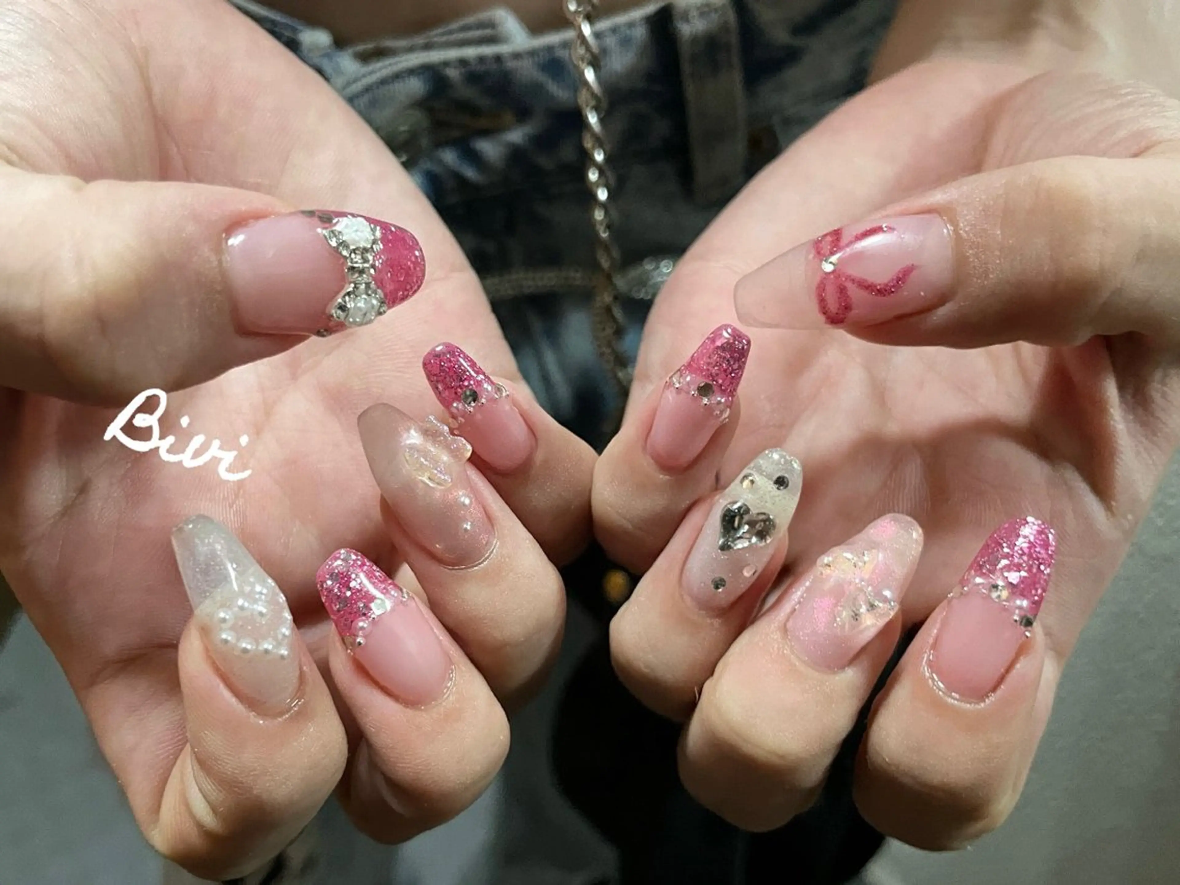 ネイル アートネイル フラッシュネイル ラメ(グリッター) シルバー スクエアネイル ハンドネイル ハンドケア ♡Bivi♡自爪に 優しいネイルサロンのネイルデザイン