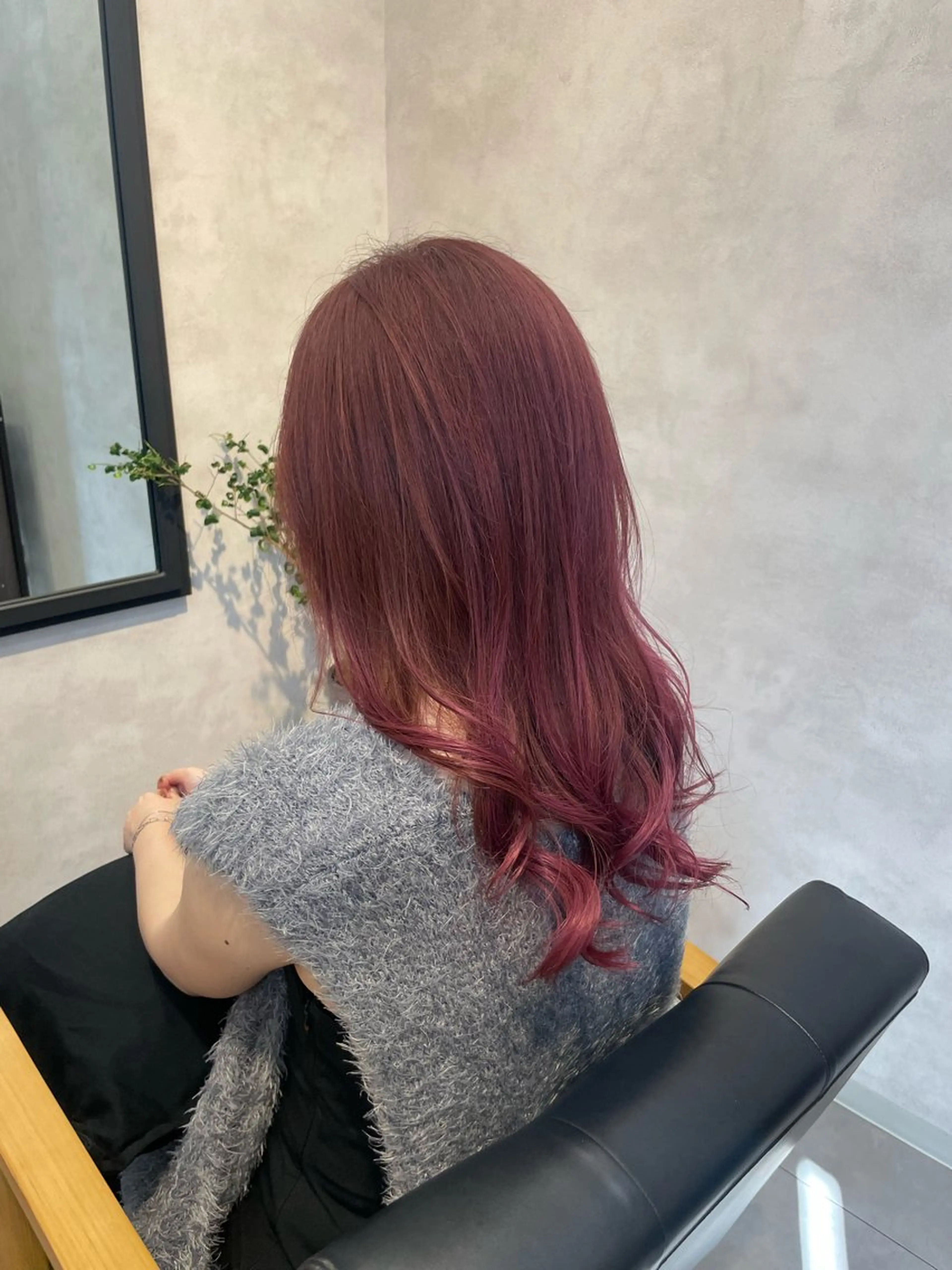 ロング カラー ブリーチ ピンクカラー ヘアカラー トリートメント 今村 南穂のヘアスタイル