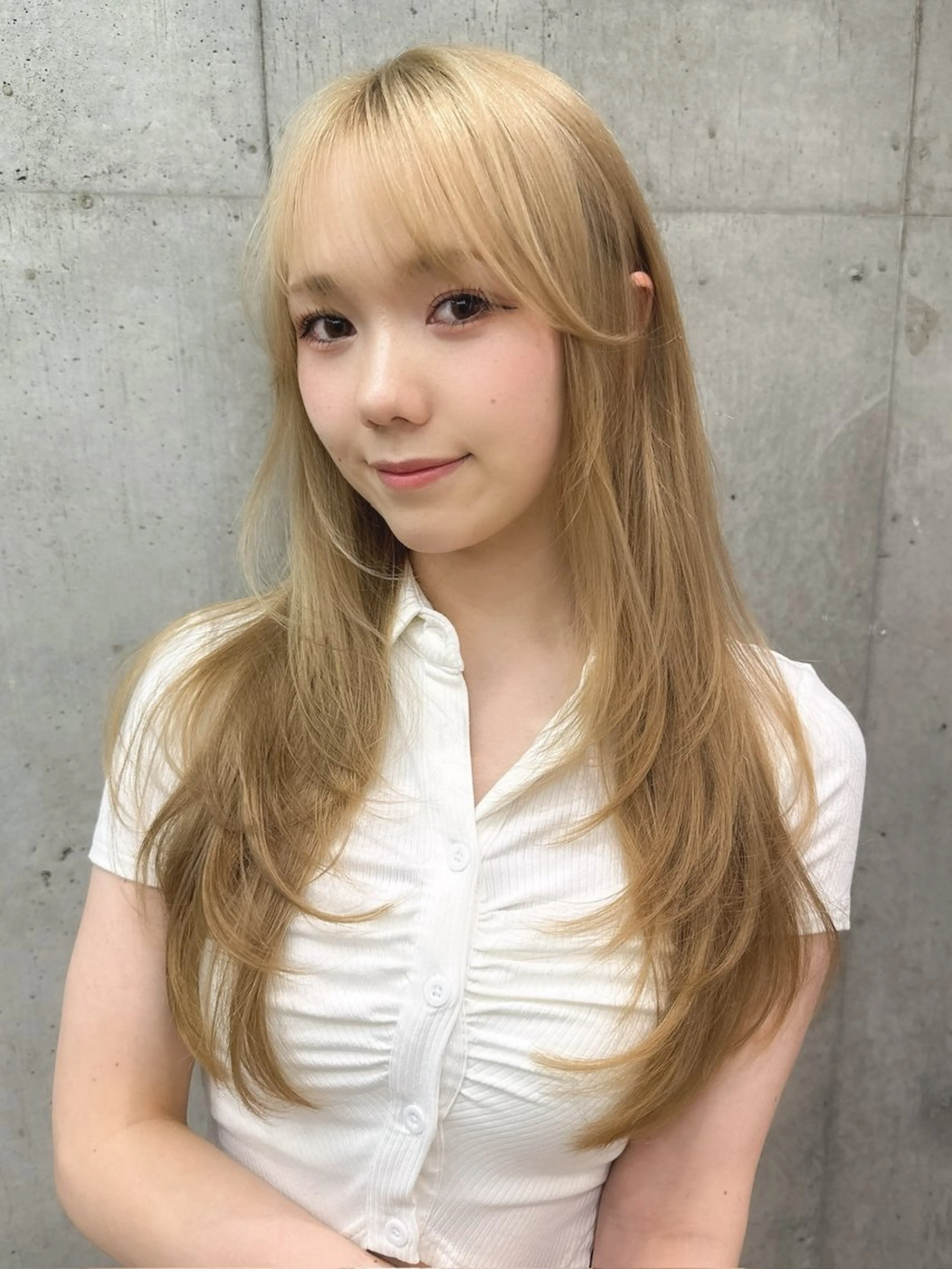 ロング カラー ヘアアレンジ ブリーチ ダブルカラー イヤリングカラー イルミナカラー ブリーチなしカラー カット 立川レイヤー 透明感カラーaoiのヘアスタイル