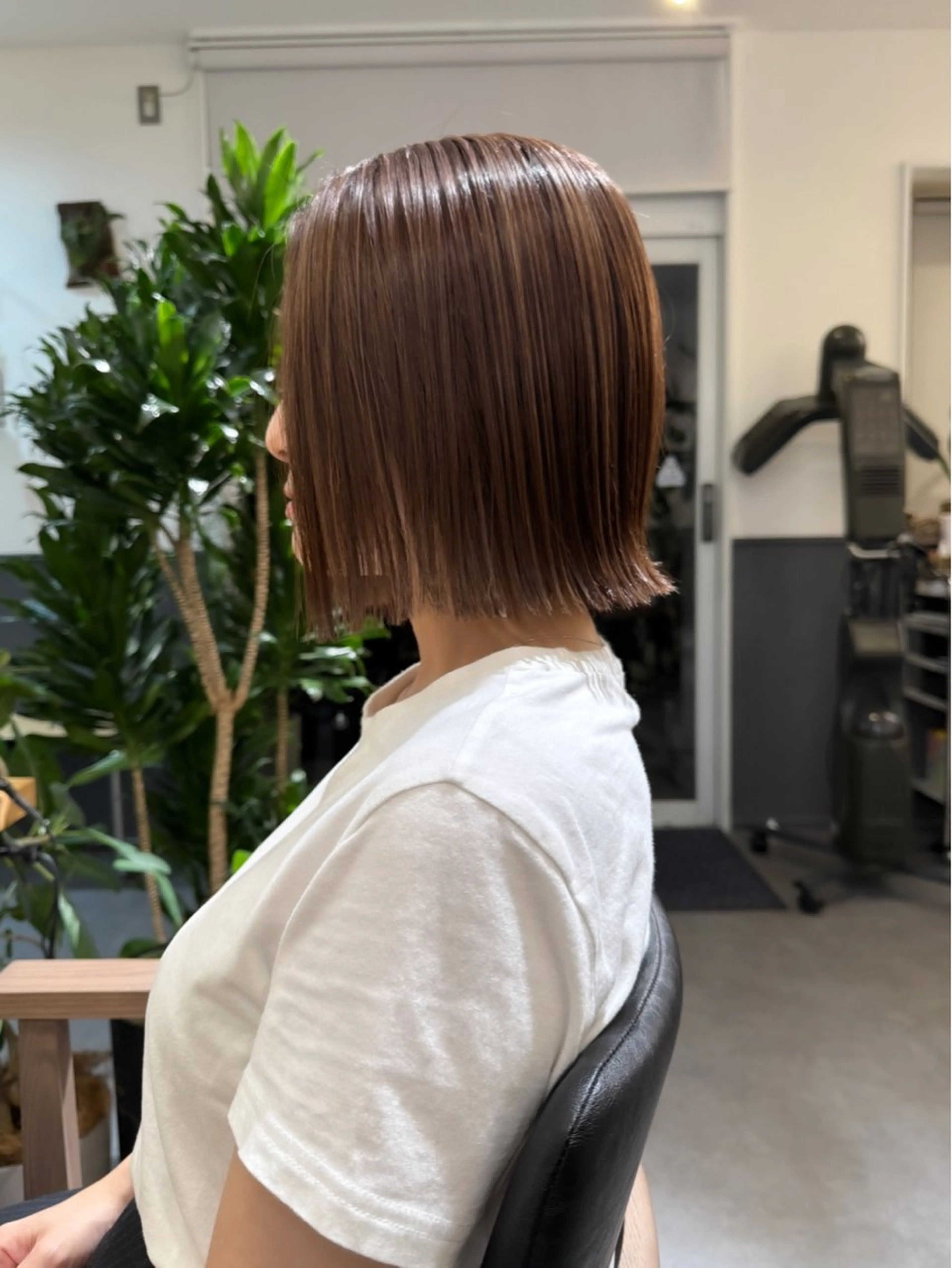 ミディアム カラー ベージュカラー ハイライトカラー ボブ ハイライト カット ヘアカラー トリートメント こもり なおやのヘアスタイル