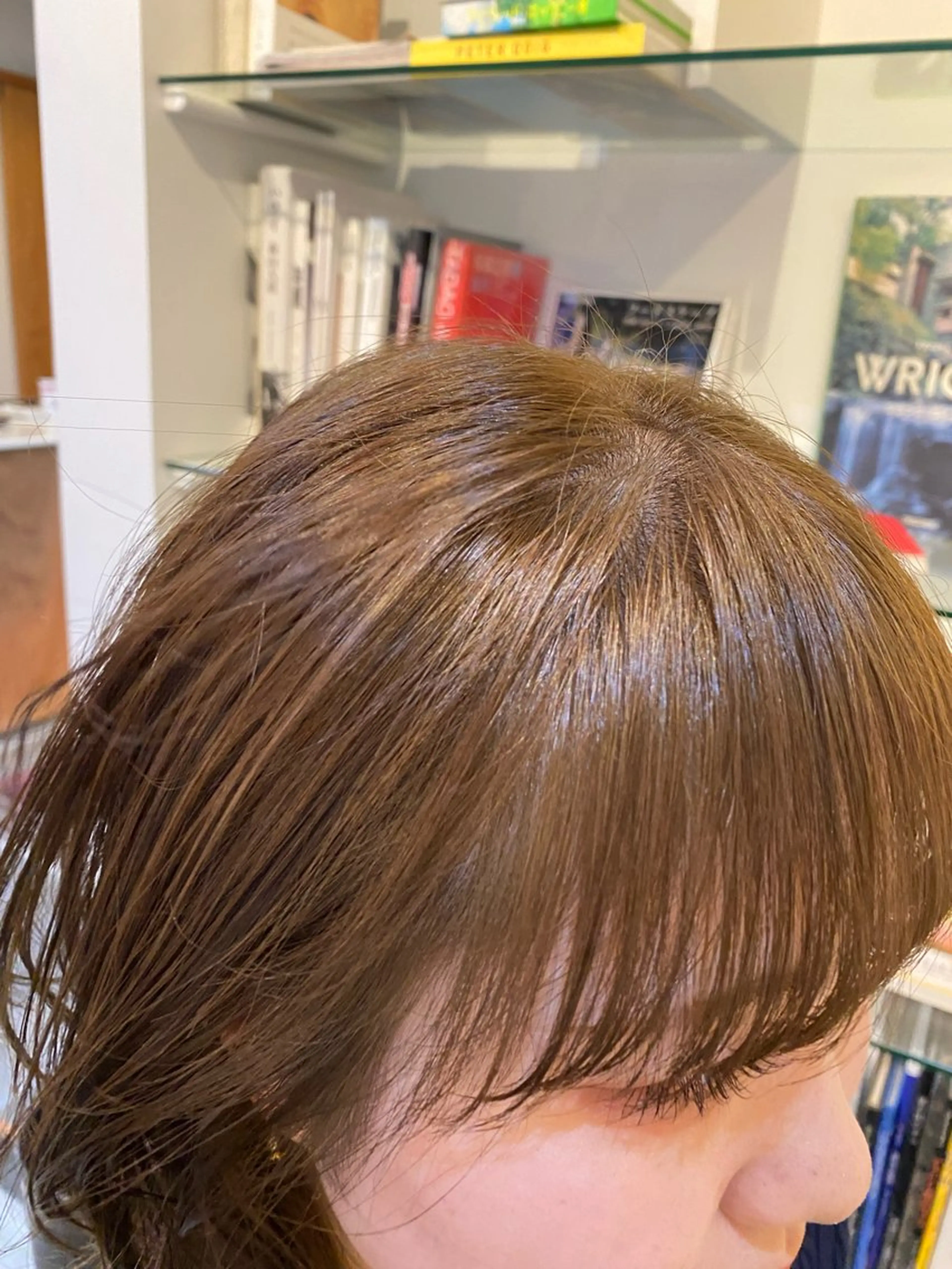 ミディアム カラー ベージュカラー ブリーチ オリーブベージュ ヘアカラー 永田 愛莉のヘアスタイル