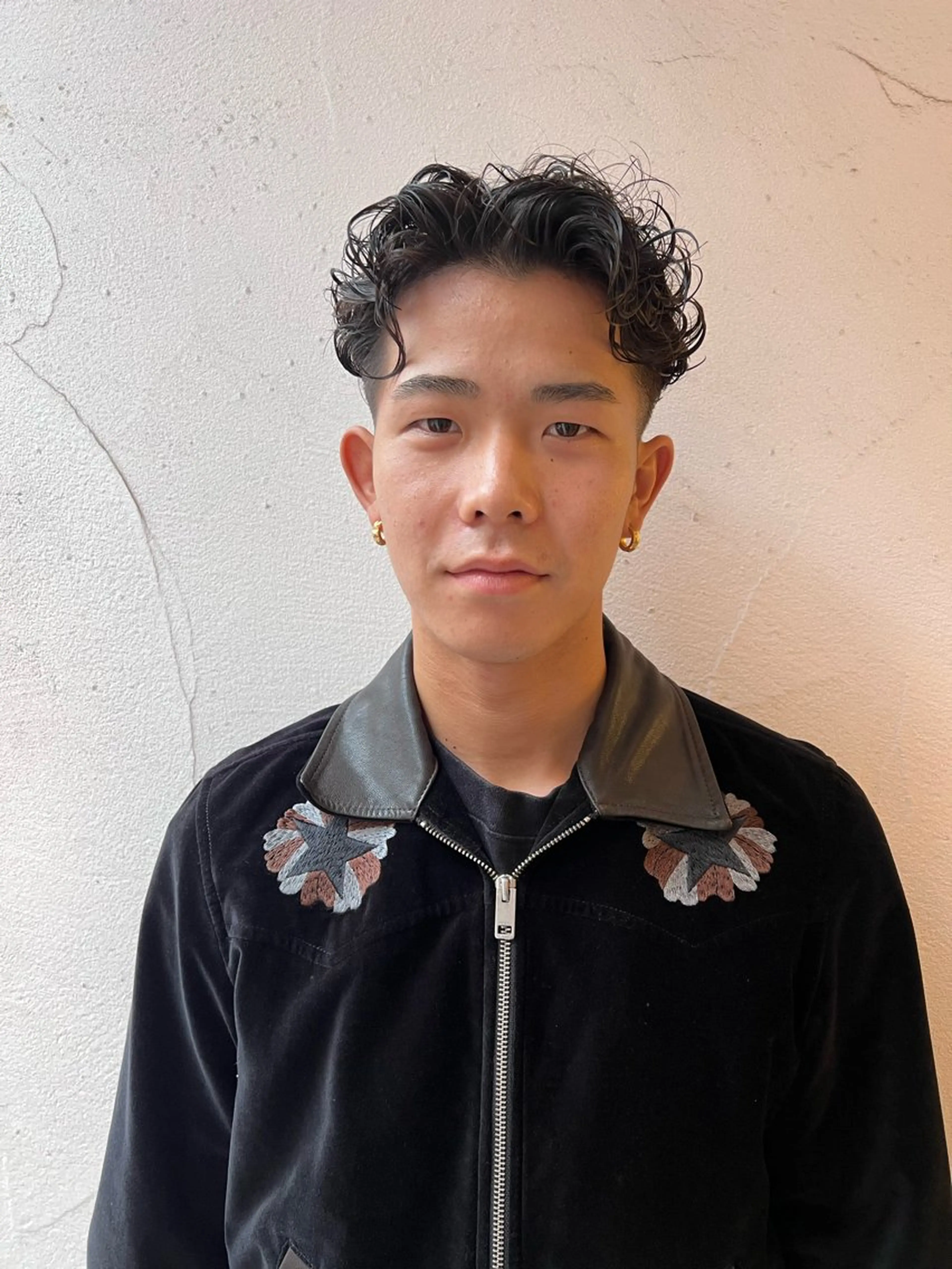 ミディアム パーマ メンズ カット パーマ runsuns メンズカットリュウジのヘアスタイル