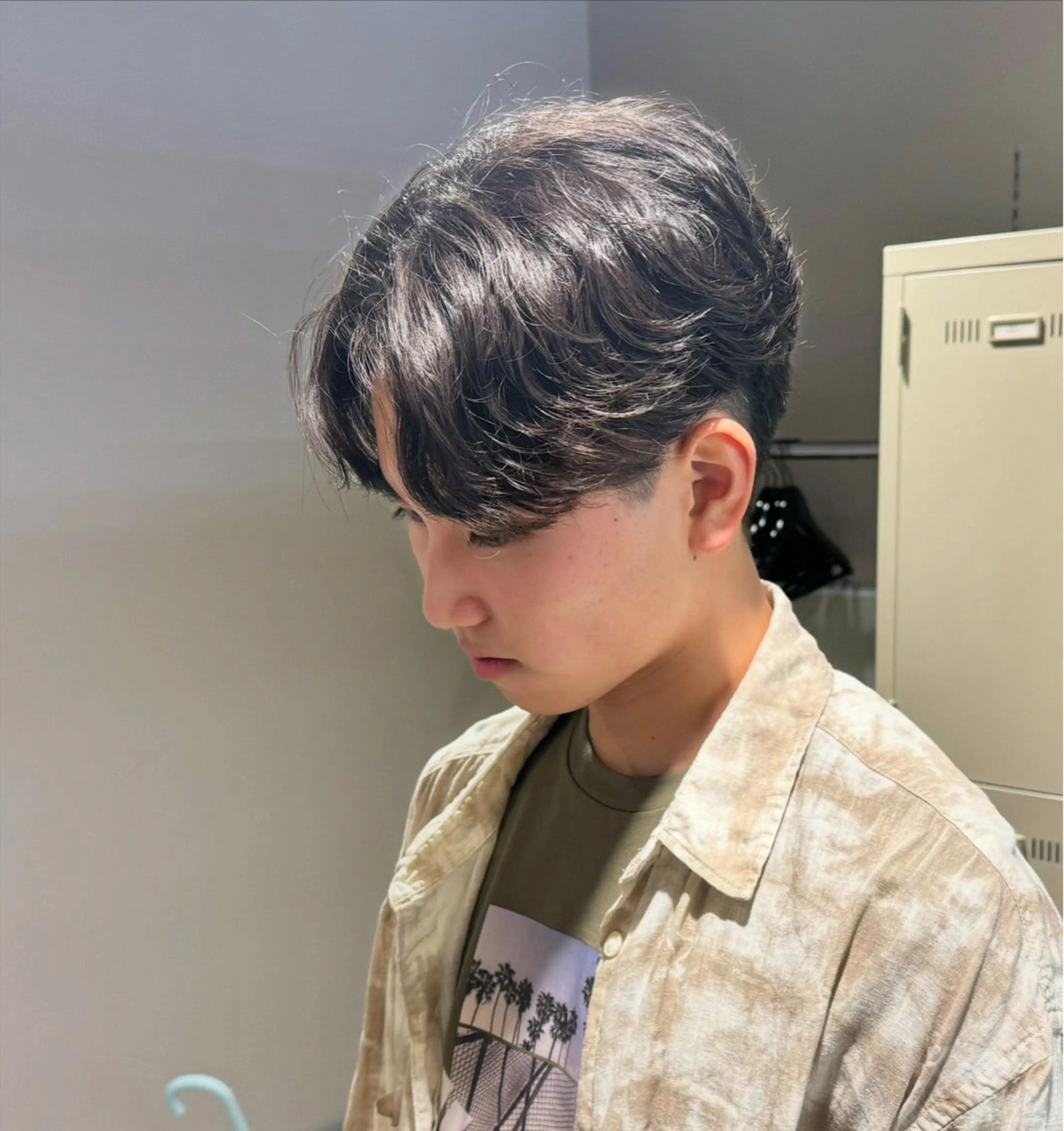 ミディアム パーマ ヘアアレンジ メンズ ミディアムパーマ フェザーパーマ メンズパーマ カット パーマ トリートメント ヘッドスパ ヘアセット 🟦メンズパーマの 達人🟦のヘアスタイル