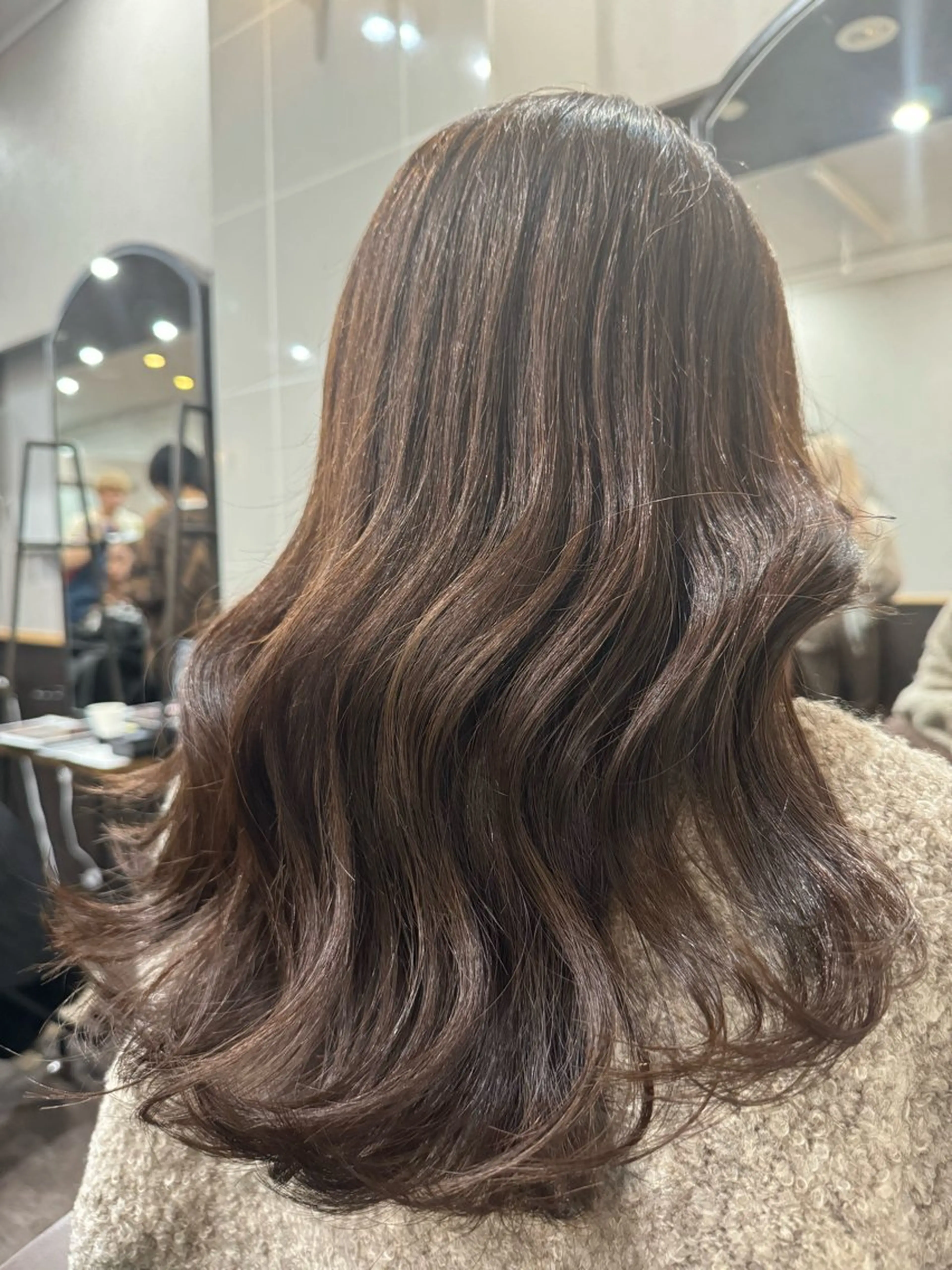 ミディアム カラー ベージュカラー ショコラベージュ レイヤー/艶カラー 🫧守利のヘアスタイル