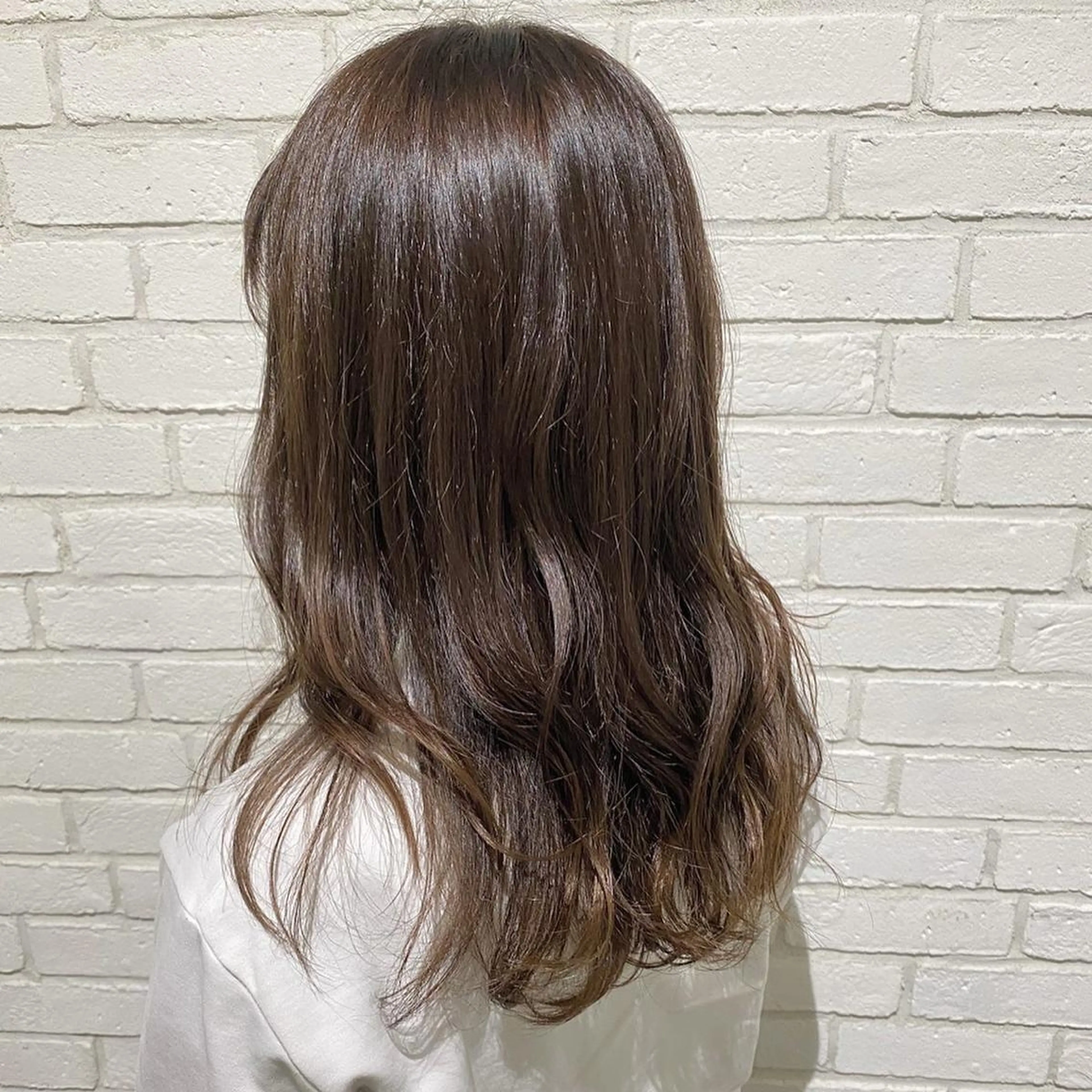 ロング カラー アッシュ ブリーチ ブリーチなしカラー 🪻花屋併設🪻秀島 有紀のヘアスタイル