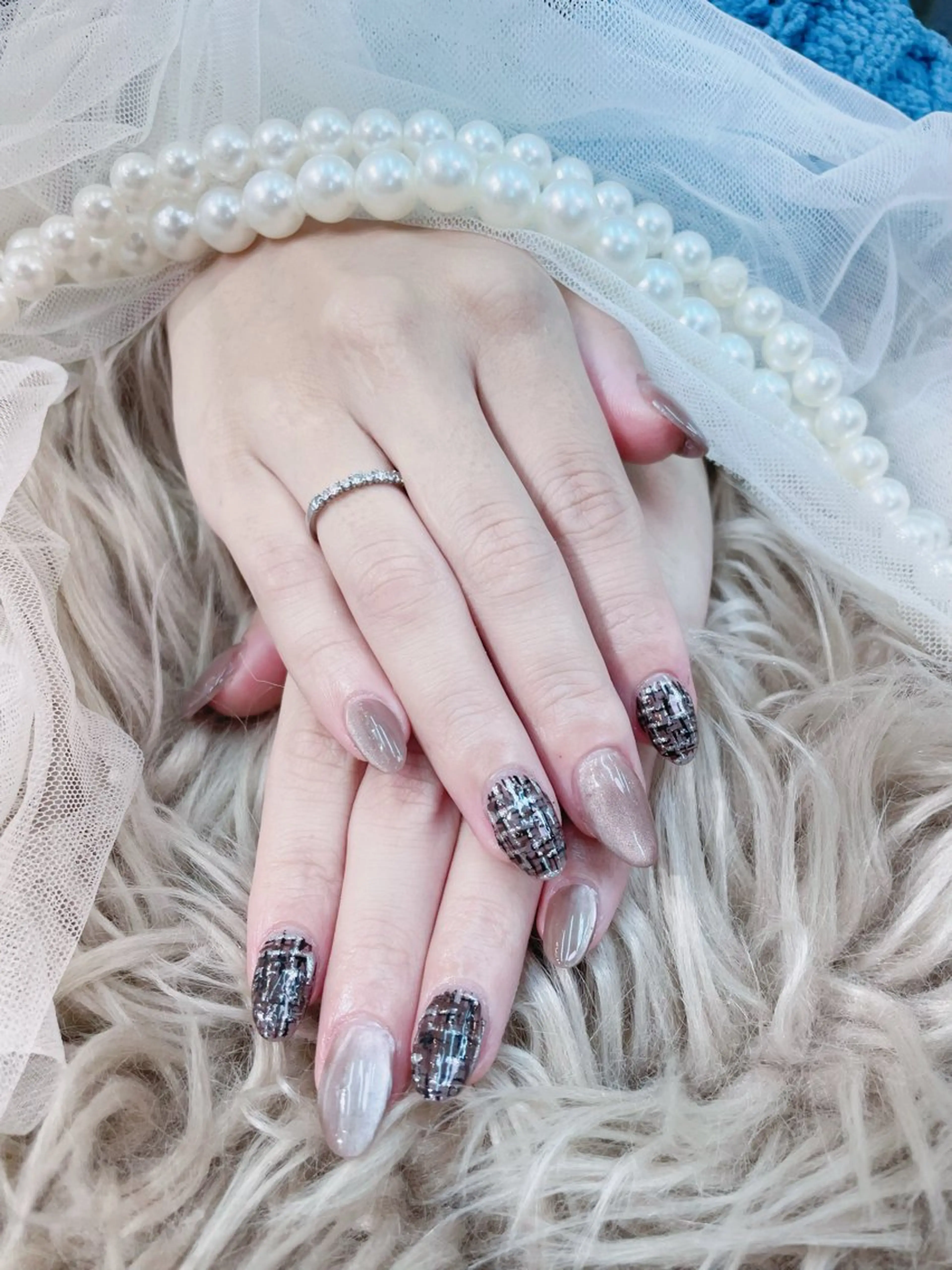 ネイル マグネットネイル ツイードネイル ベスティオーラ/小竹 花香のネイルデザイン