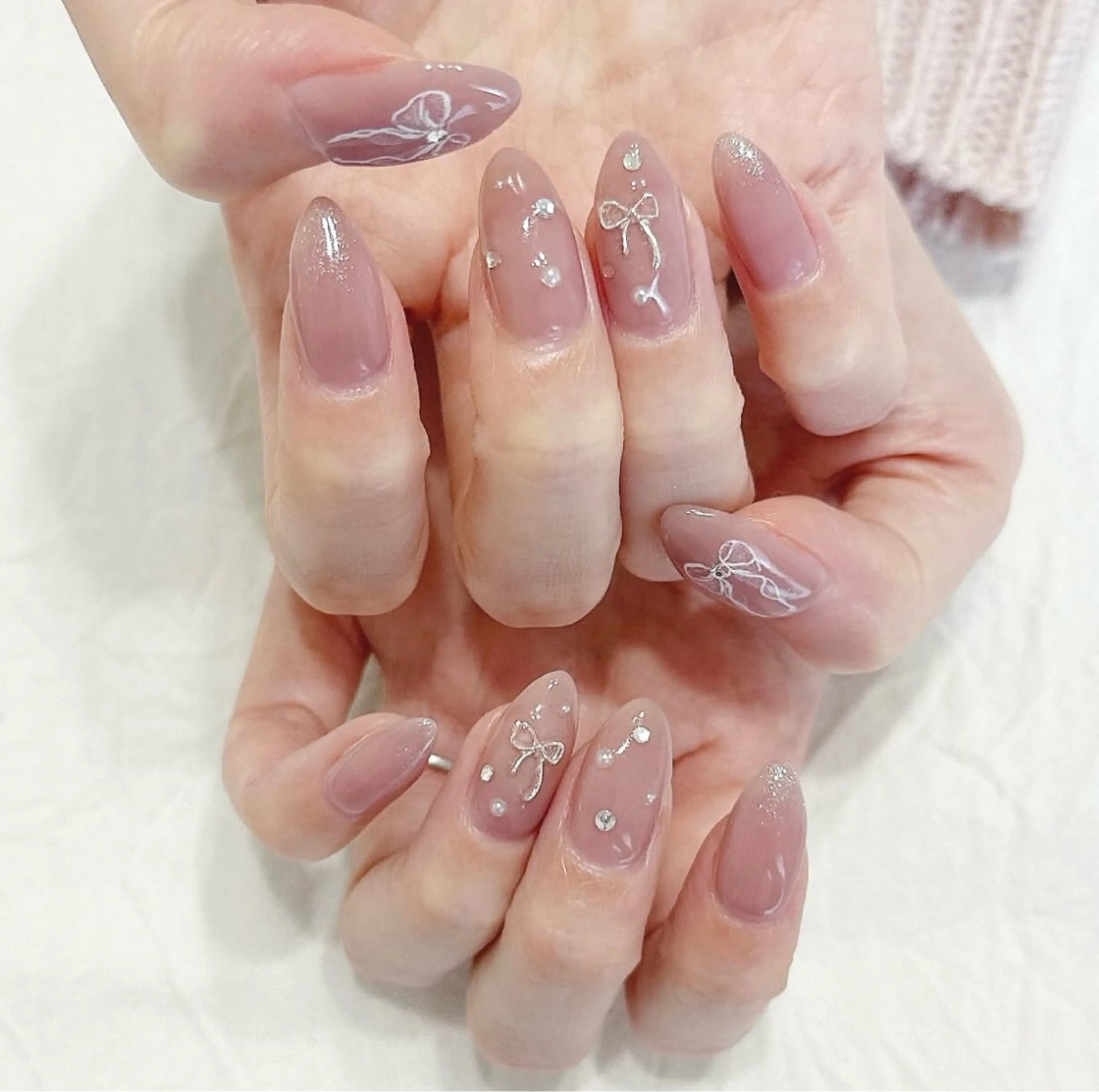 ネイル リボン シルバー ハンドネイル peaberry nailのネイルデザイン