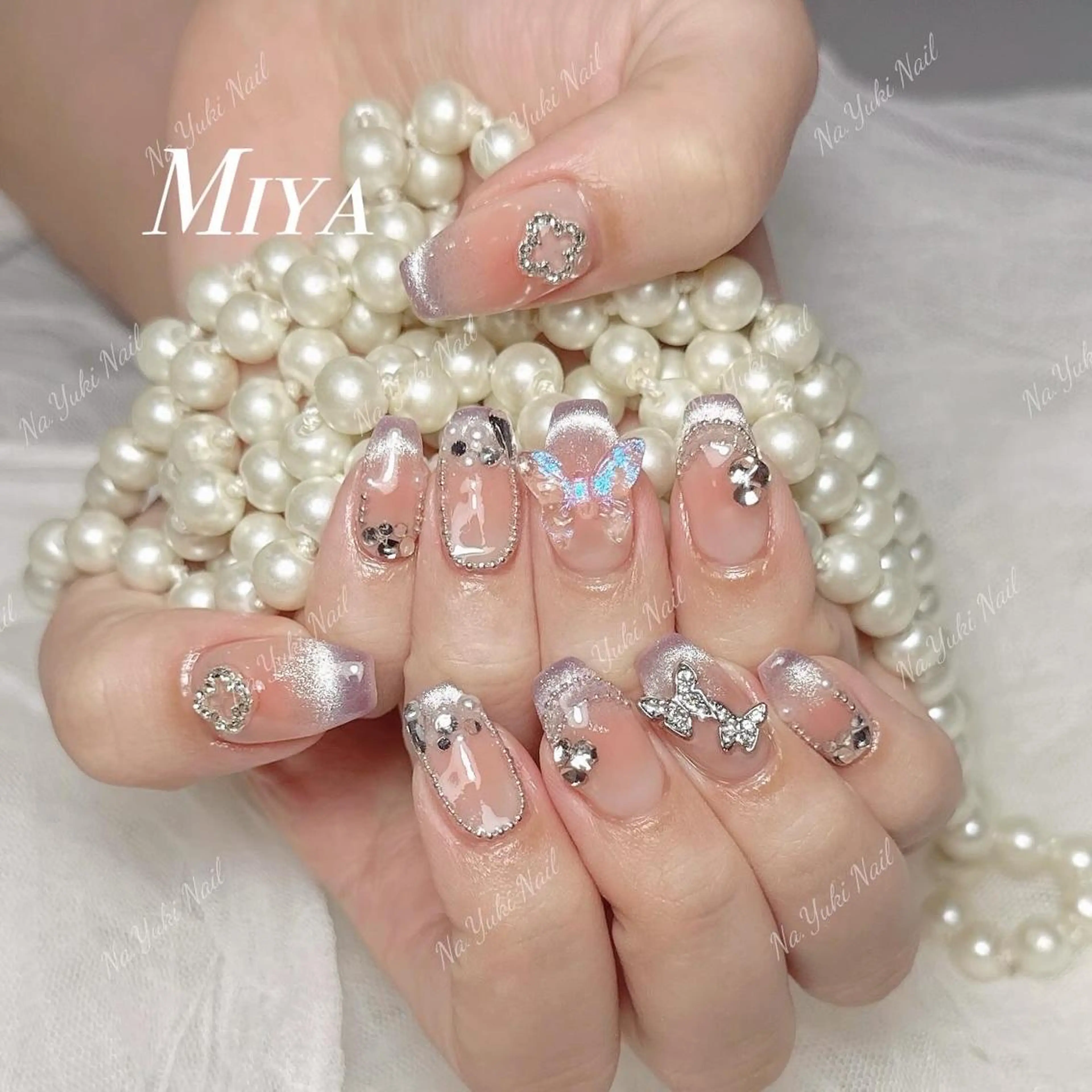 ネイル Queenie 🦋のネイルデザイン