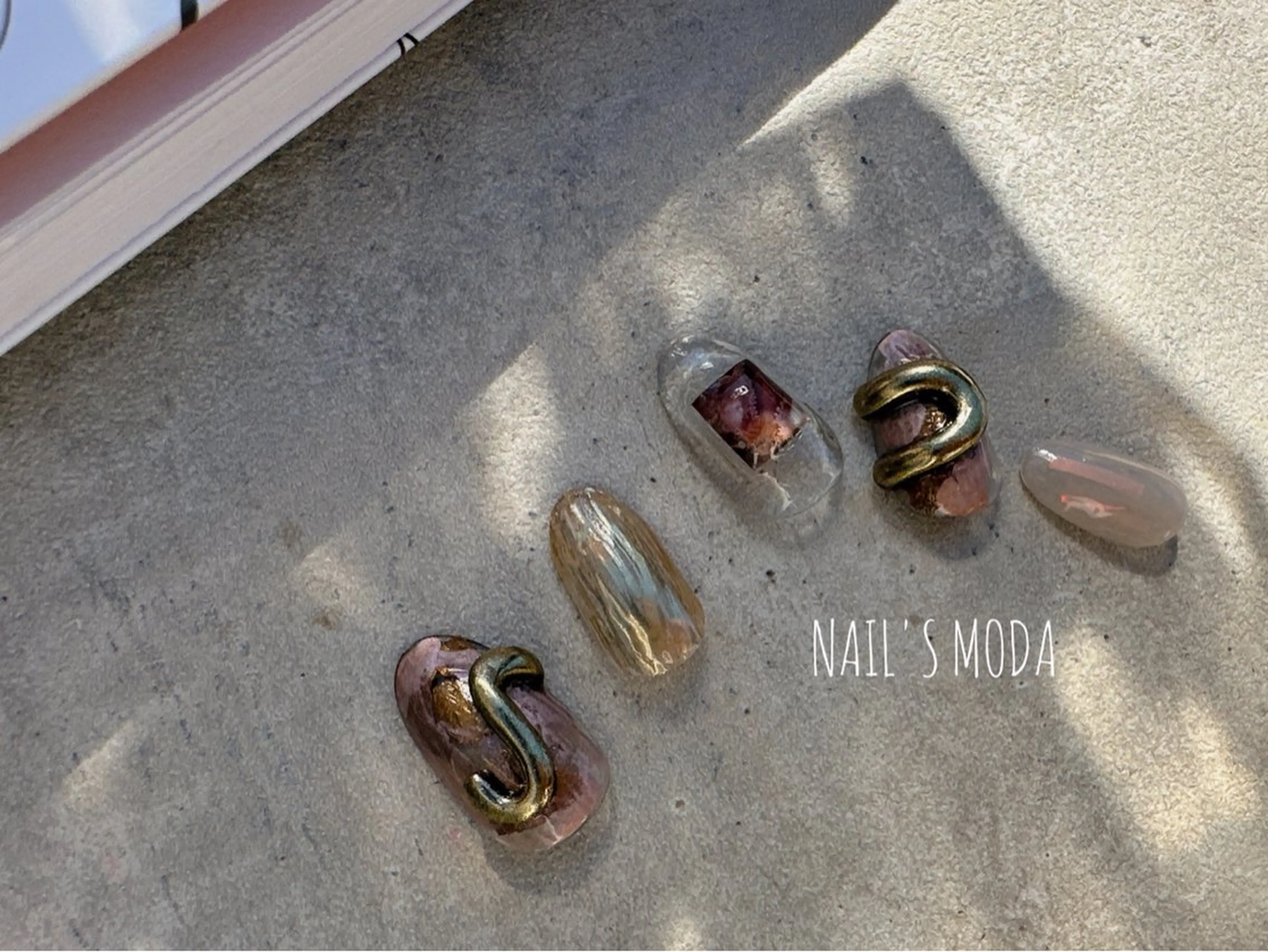 ネイル オーロラネイル 長さ出し フットネイル フレンチネイル ジェルネイル NAIL'S MODAのネイルデザイン