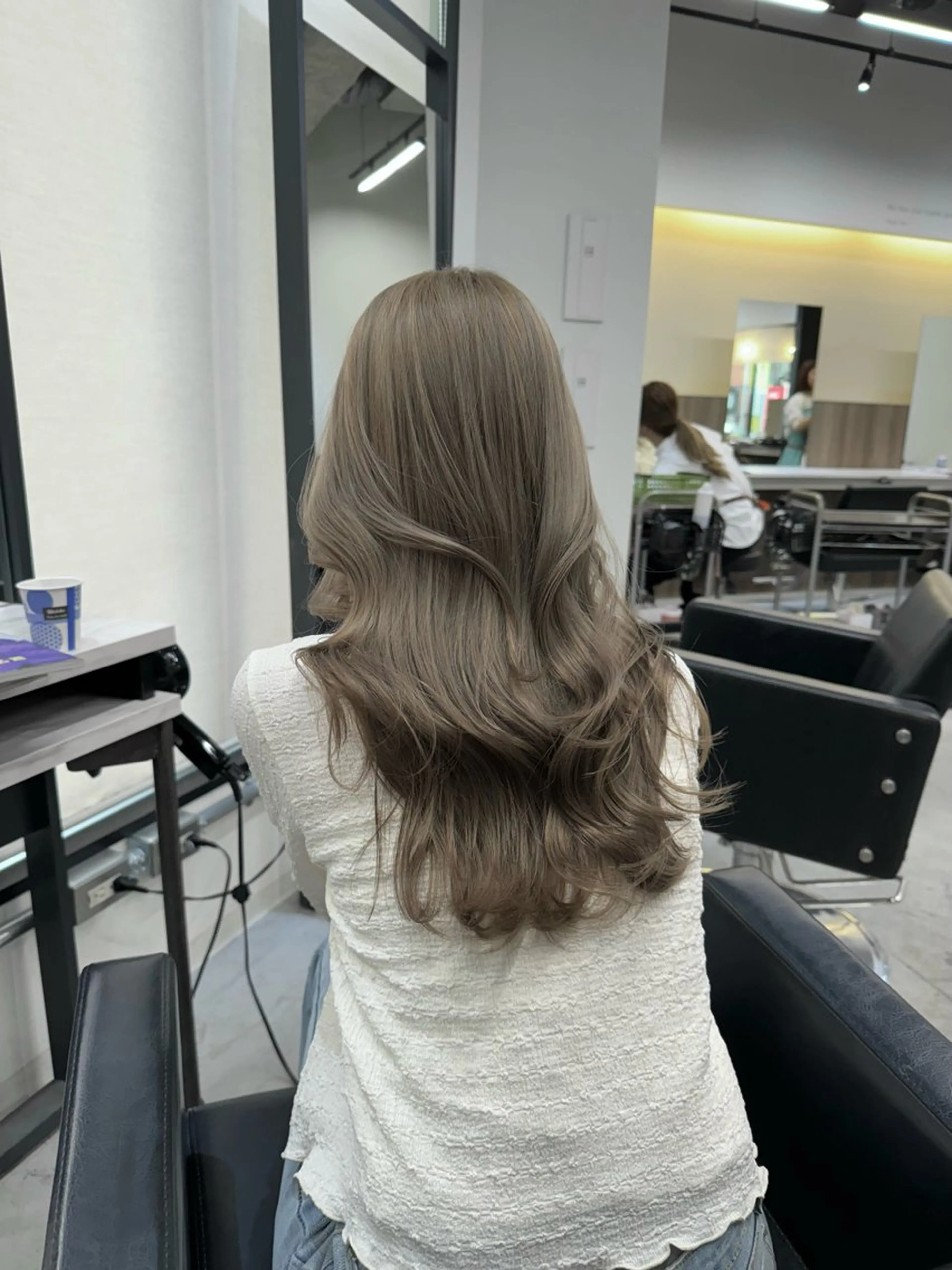 セミロング カラー 韓国ヘア🇰🇷 中島志菜のヘアスタイル