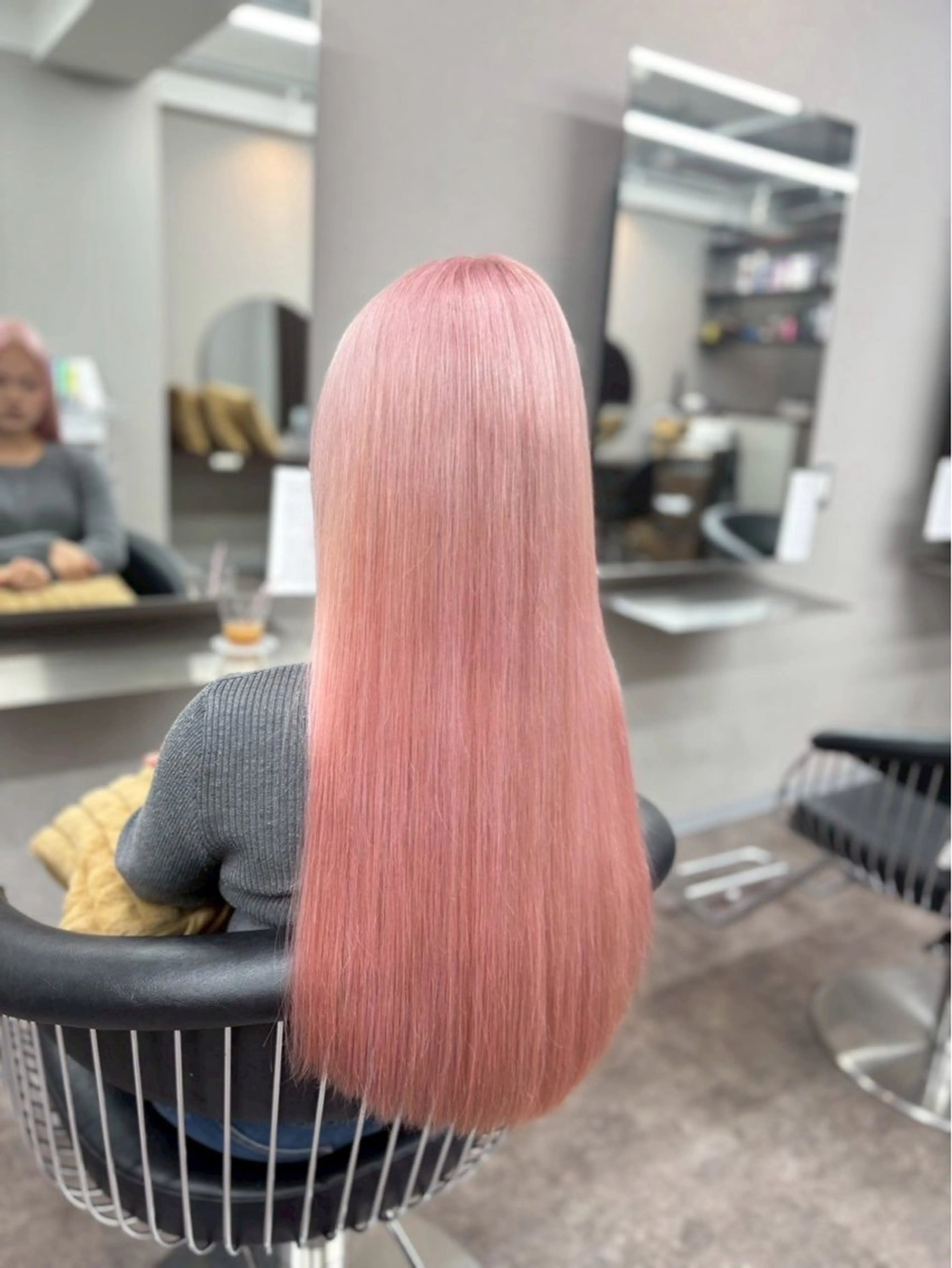 ロング ヘアカラー 青木 舞佳のヘアスタイル